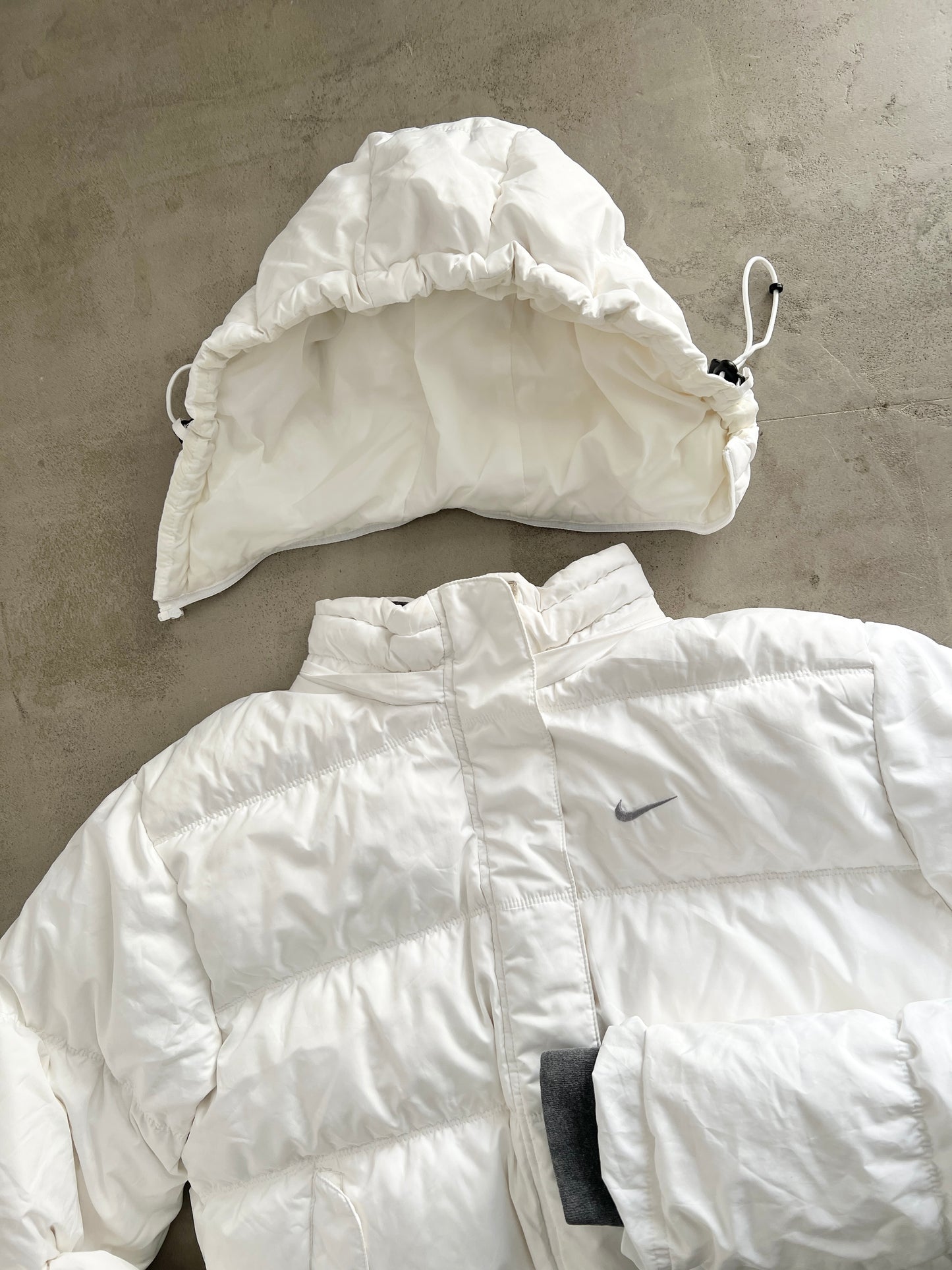 WHITE NIKE PUFFER - 2000S - WOMEN'S M