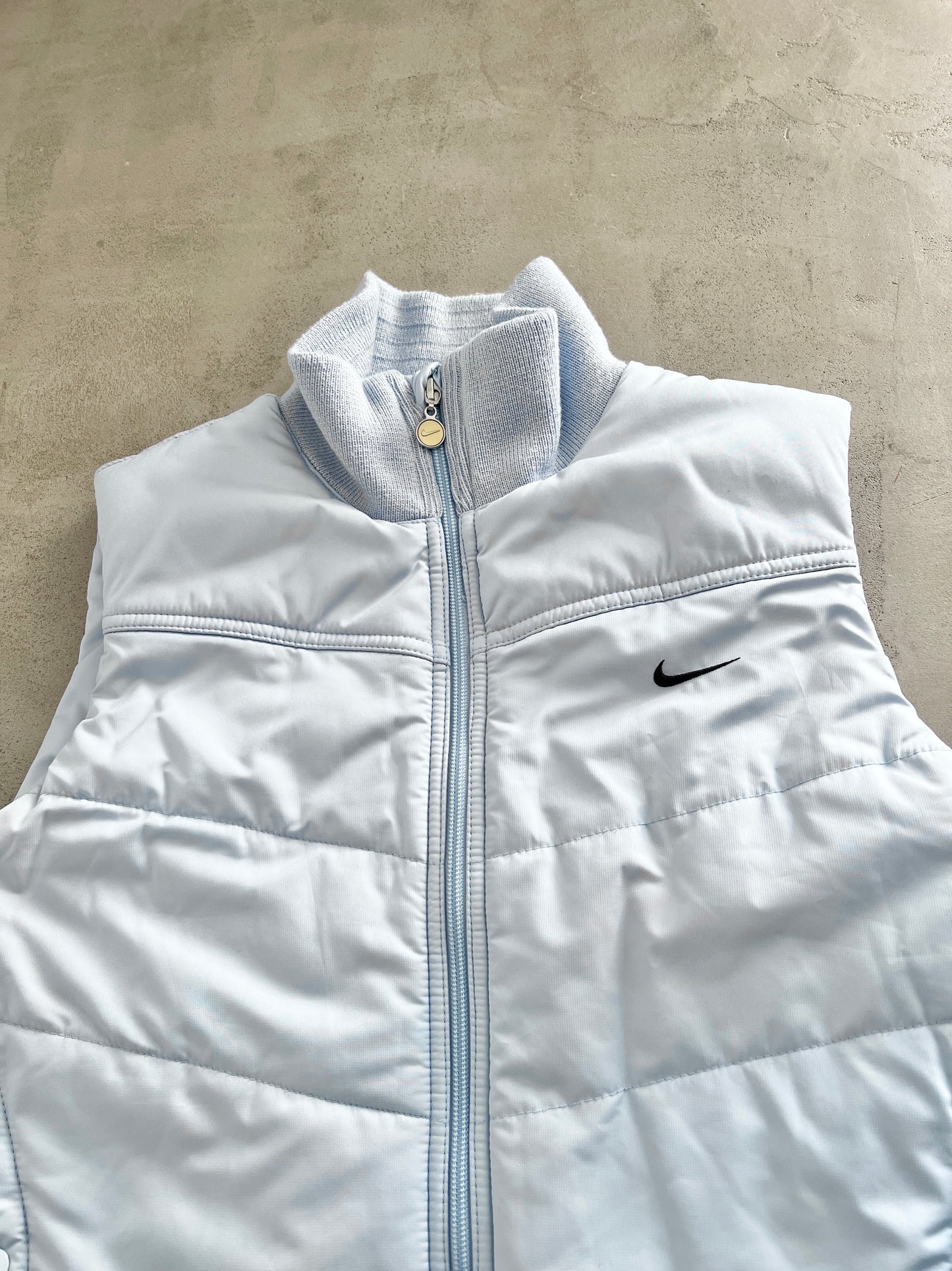 BABY BLUE NIKE PUFFER VEST - 2000S - WOMENS S