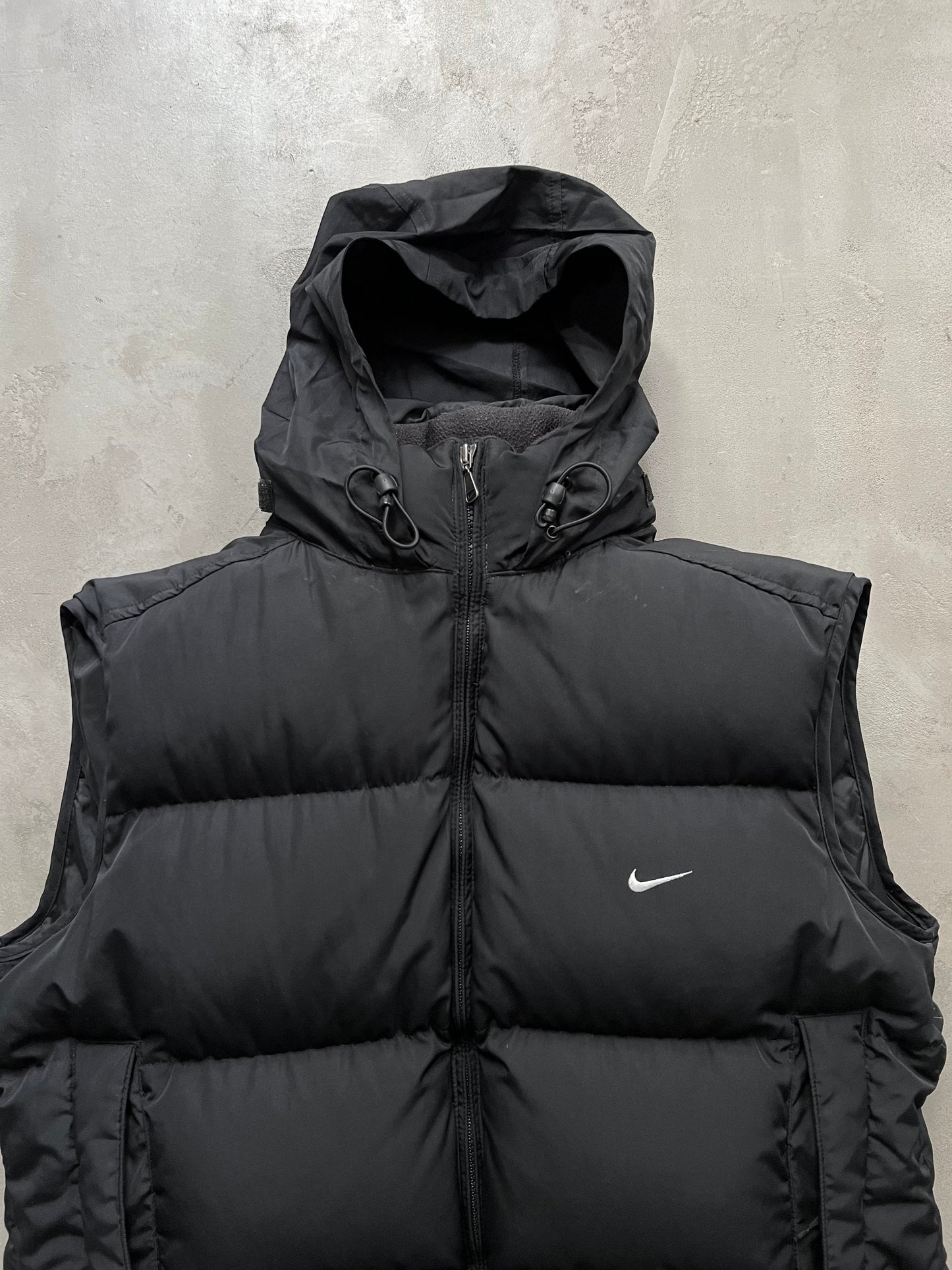 BLACK NIKE PUFFER VEST - 2000S - L