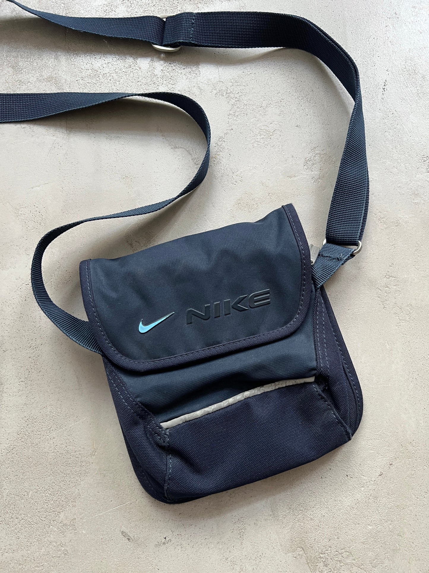 NAVY/BABY BLUE NIKE BAG - 2000S