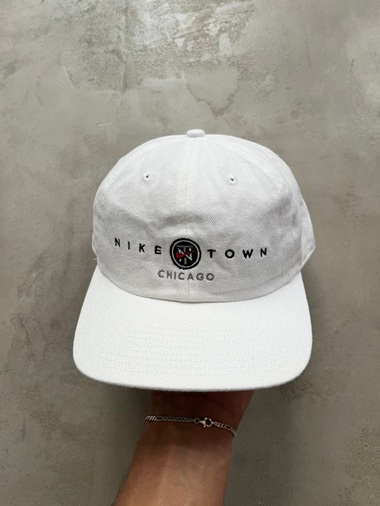 WHITE NIKE TOWN CAP - 1990S