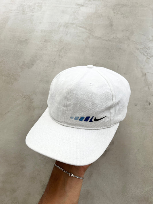 WHITE NIKE CAP - 1990S