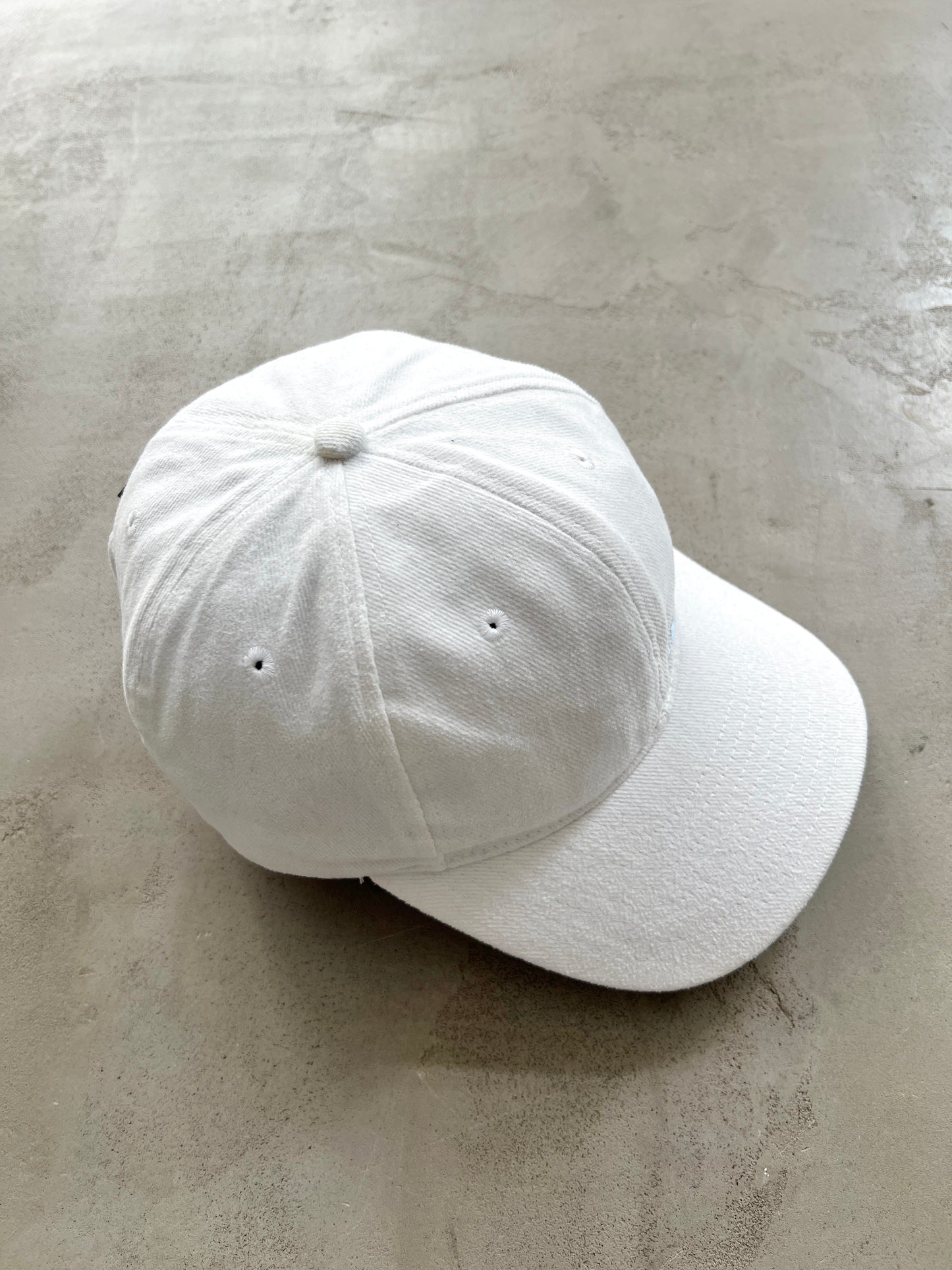 WHITE NIKE CAP - 1990S