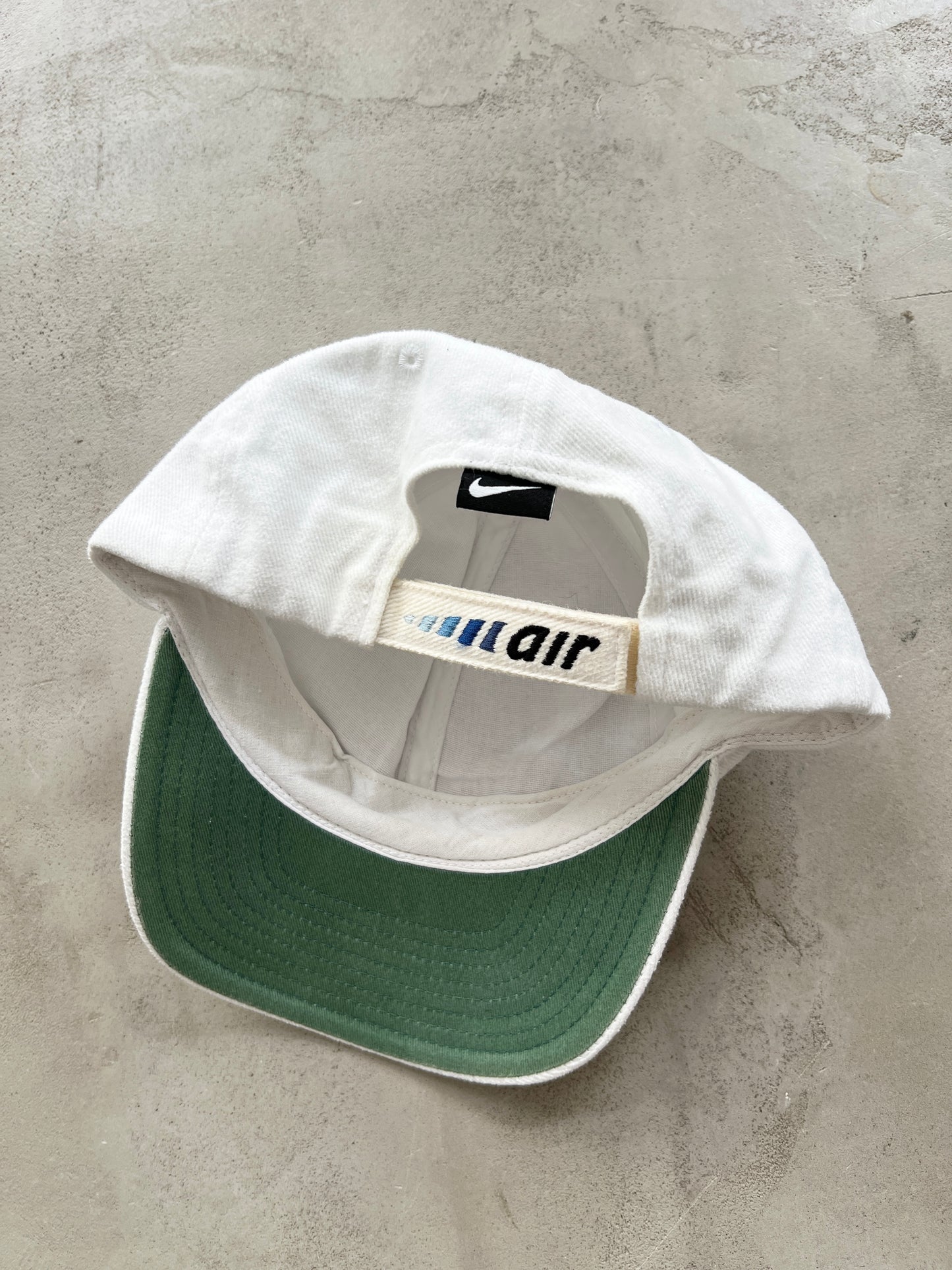 WHITE NIKE CAP - 1990S