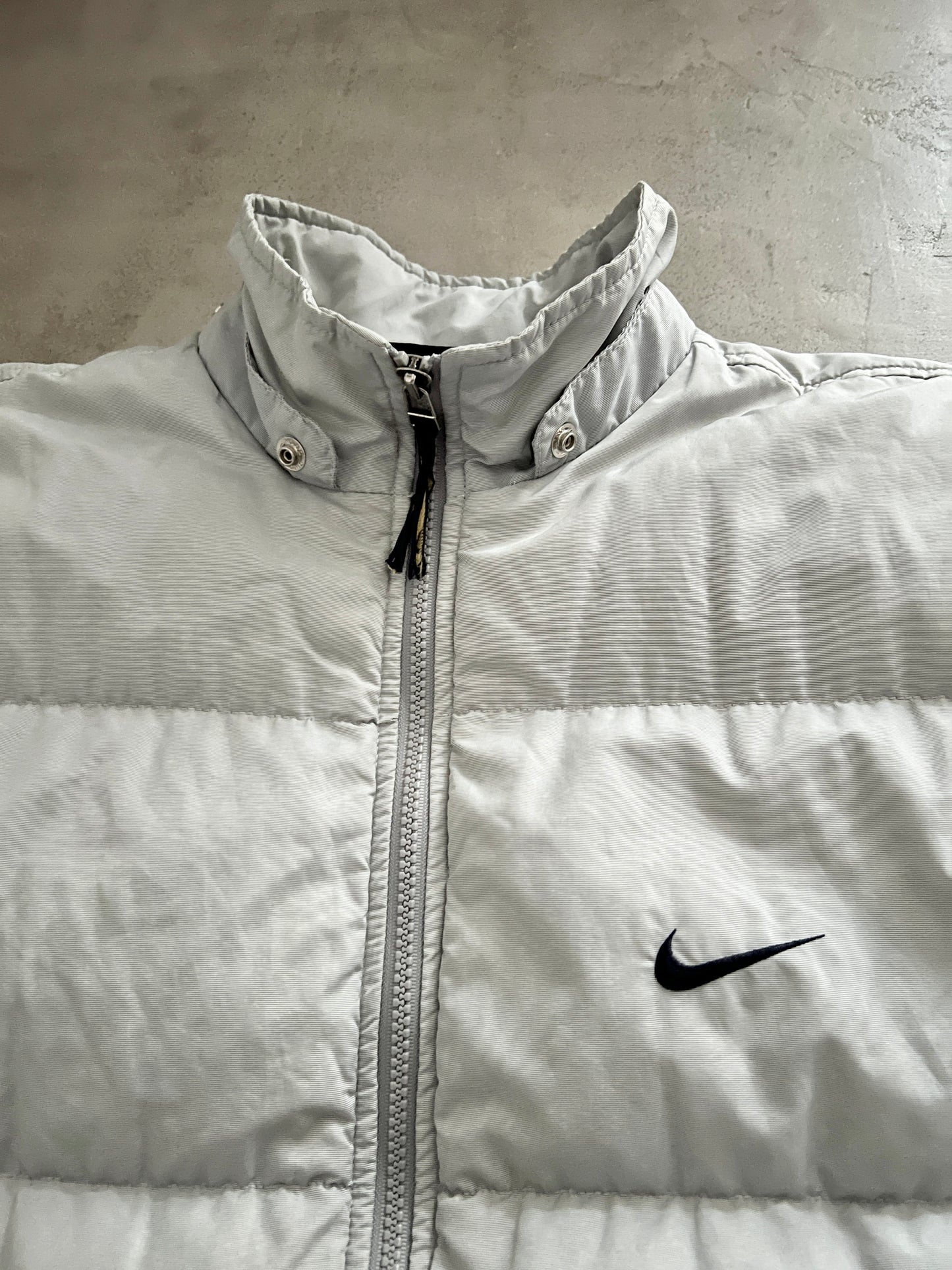 GREY NIKE PUFFER - 1990S - M