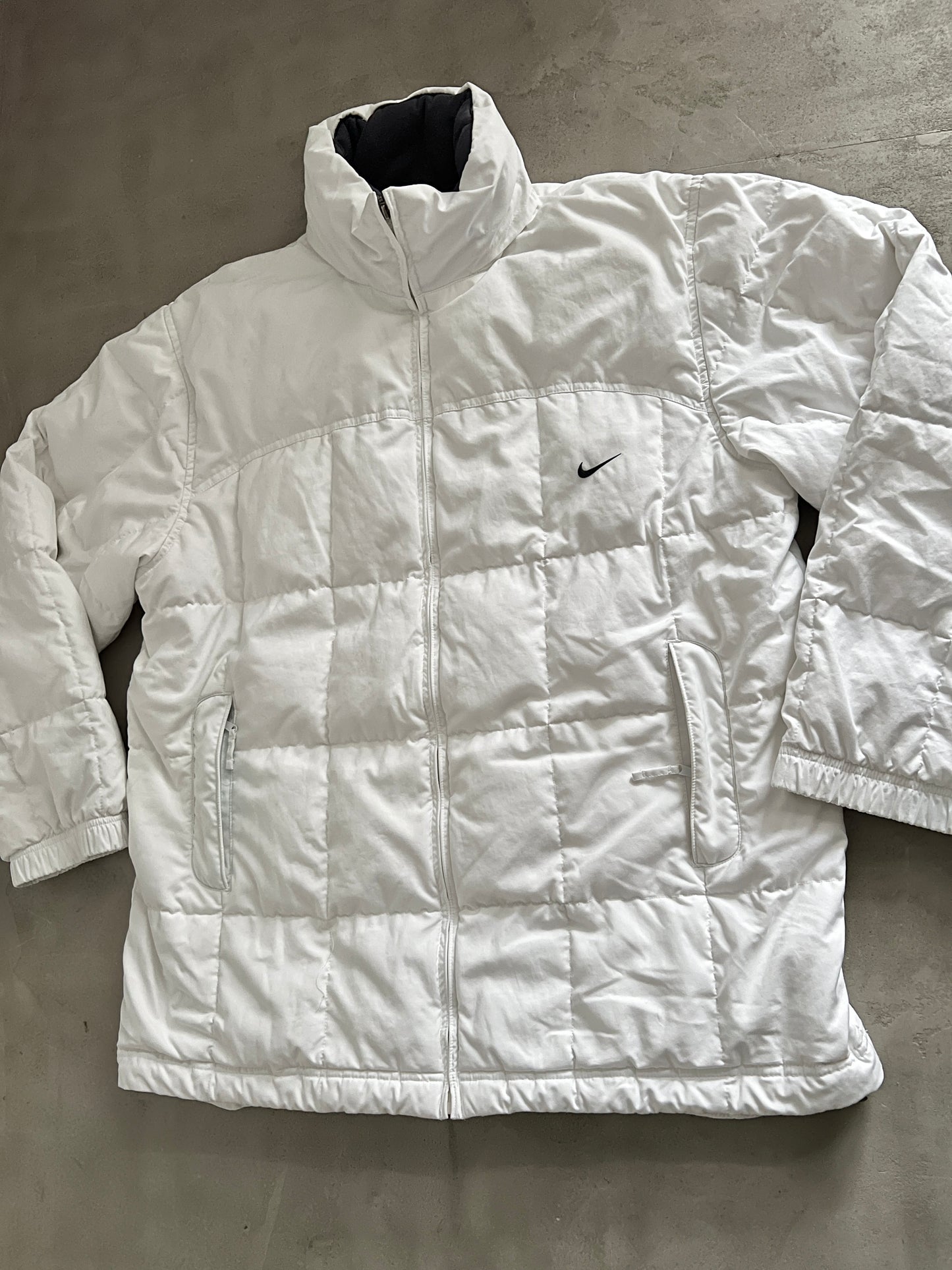 WHITE NIKE PUFFER - 2000S - XL/XXL