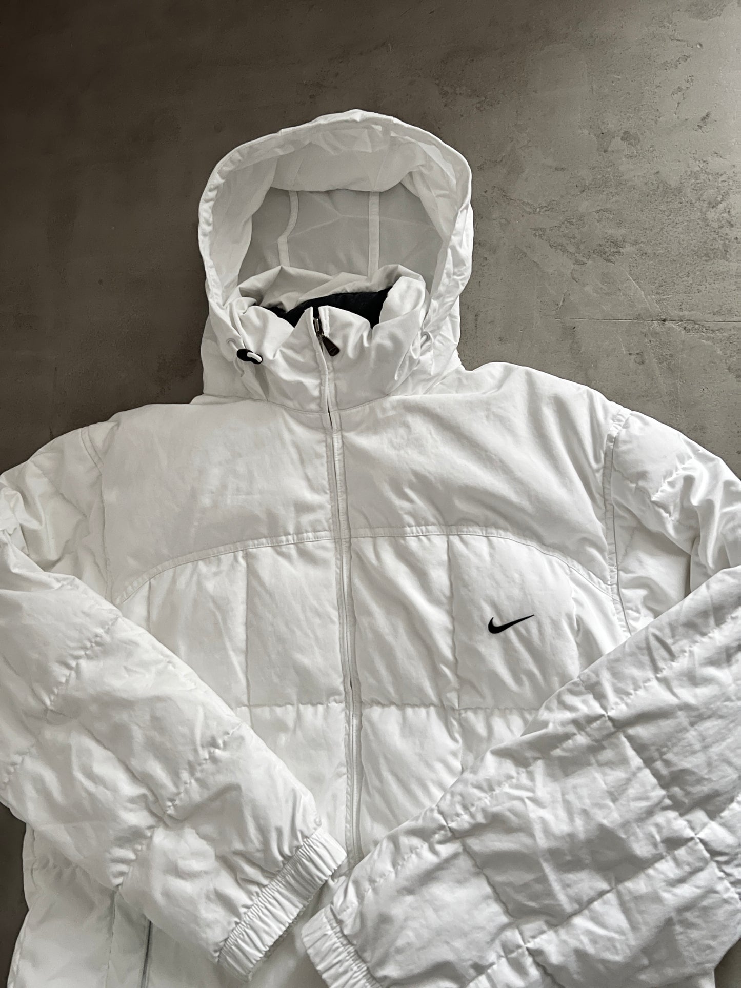 WHITE NIKE PUFFER - 2000S - XL/XXL