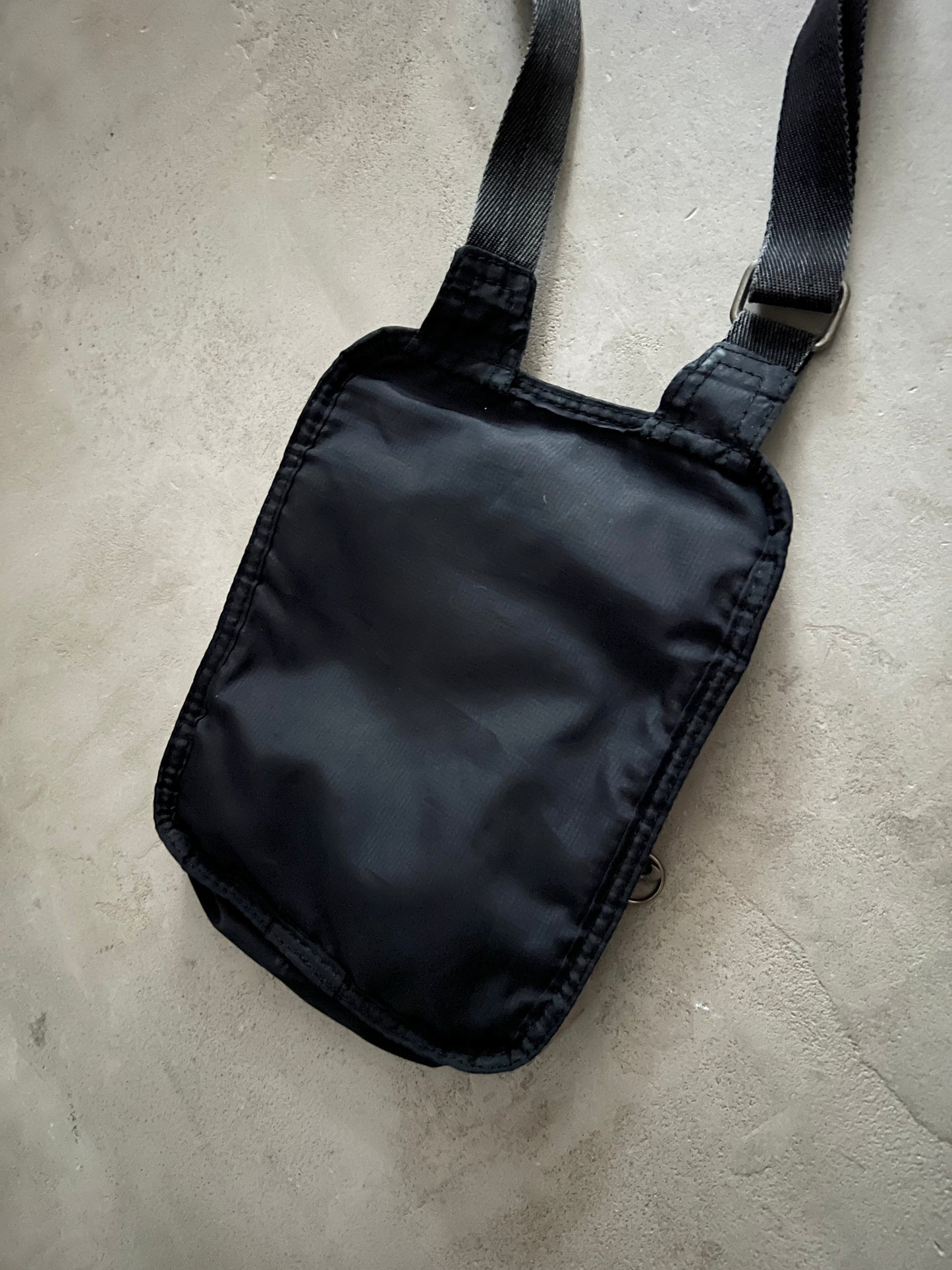 BLACK NIKE BAG - 2000S