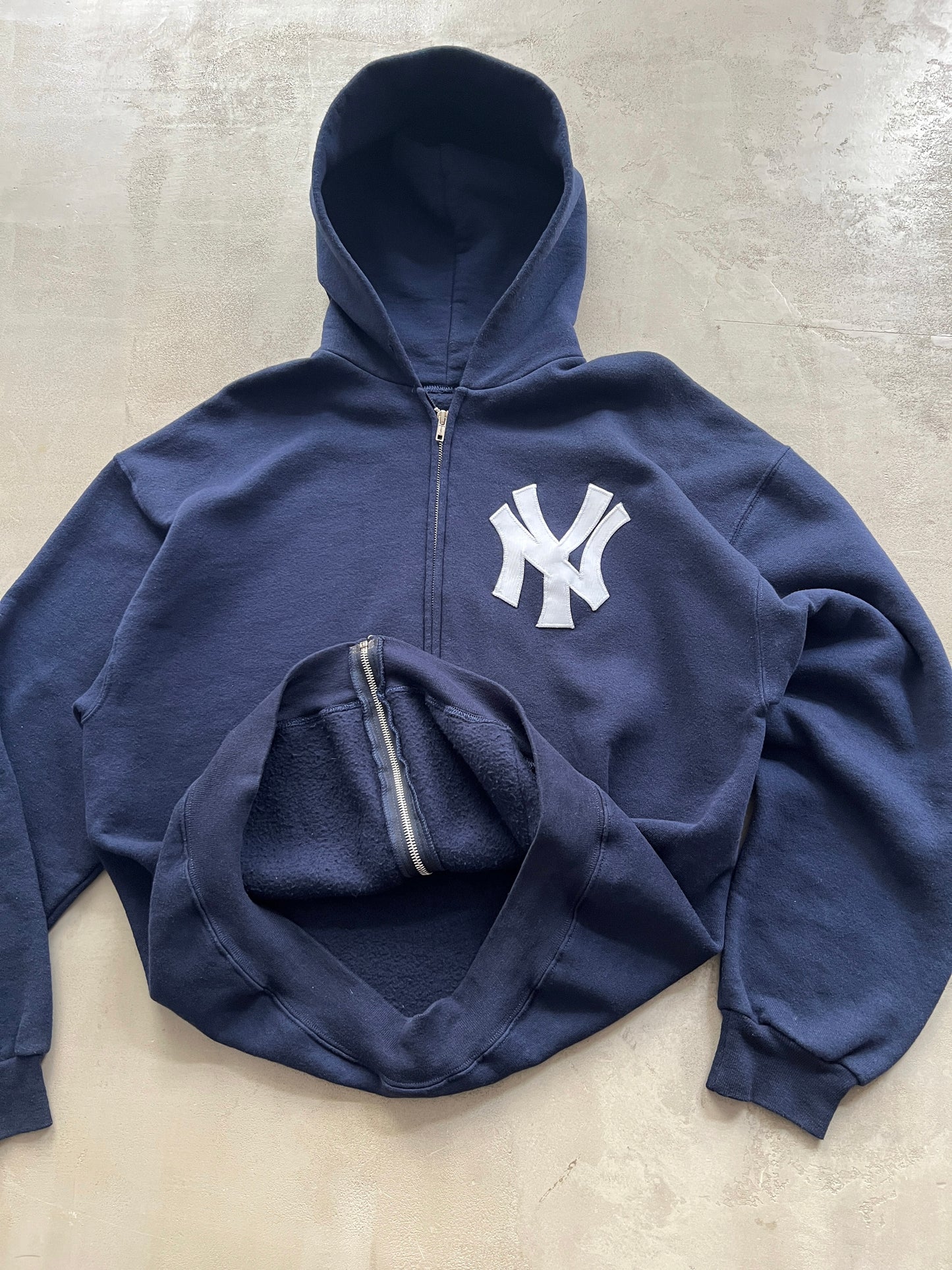 NAVY YANKEES RUSSELL ZIP UP HOODIE - 1990S - L/XL