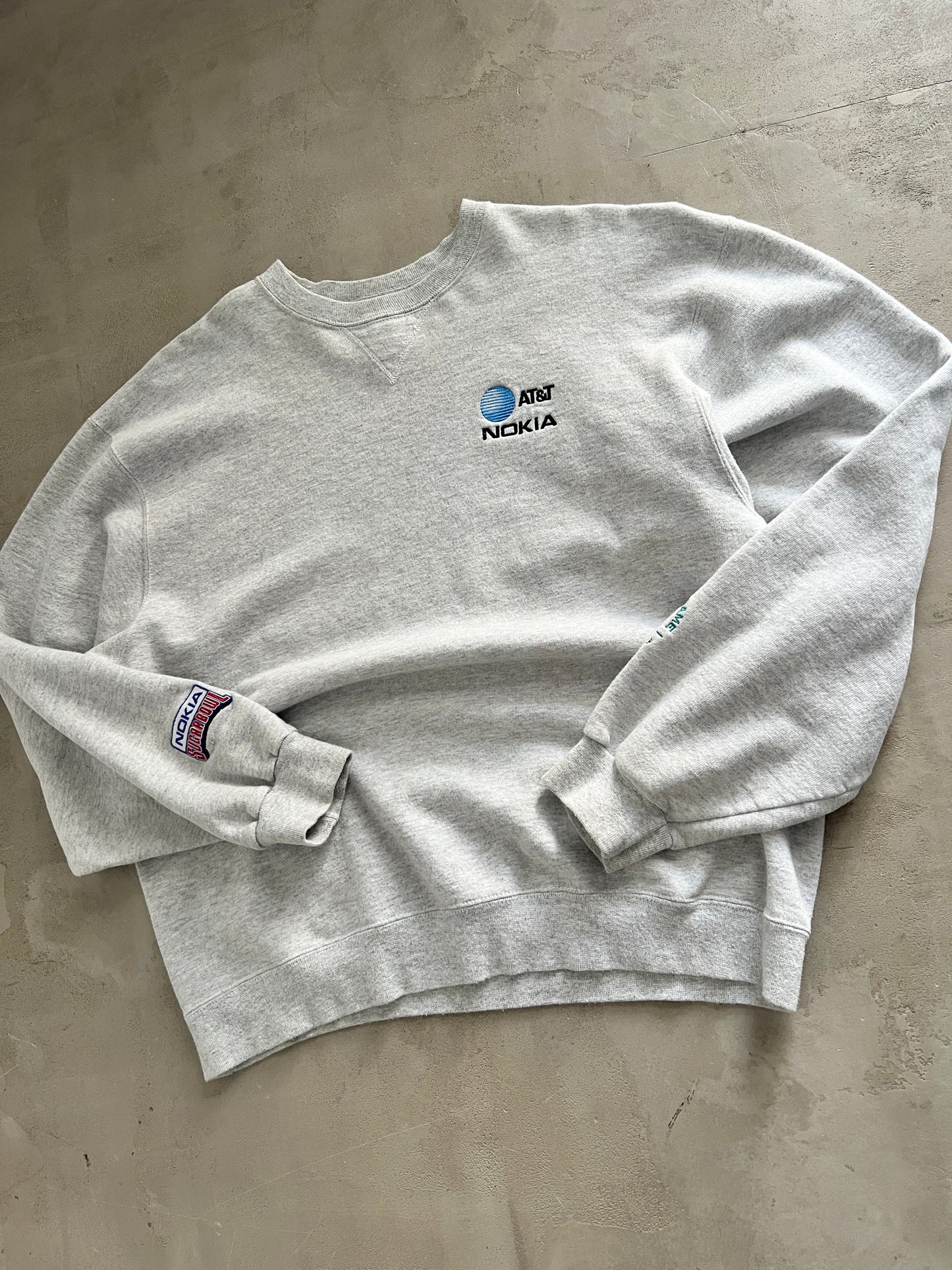 GREY NOKIA X ROSE BOWL SWEATER - 1990S - L