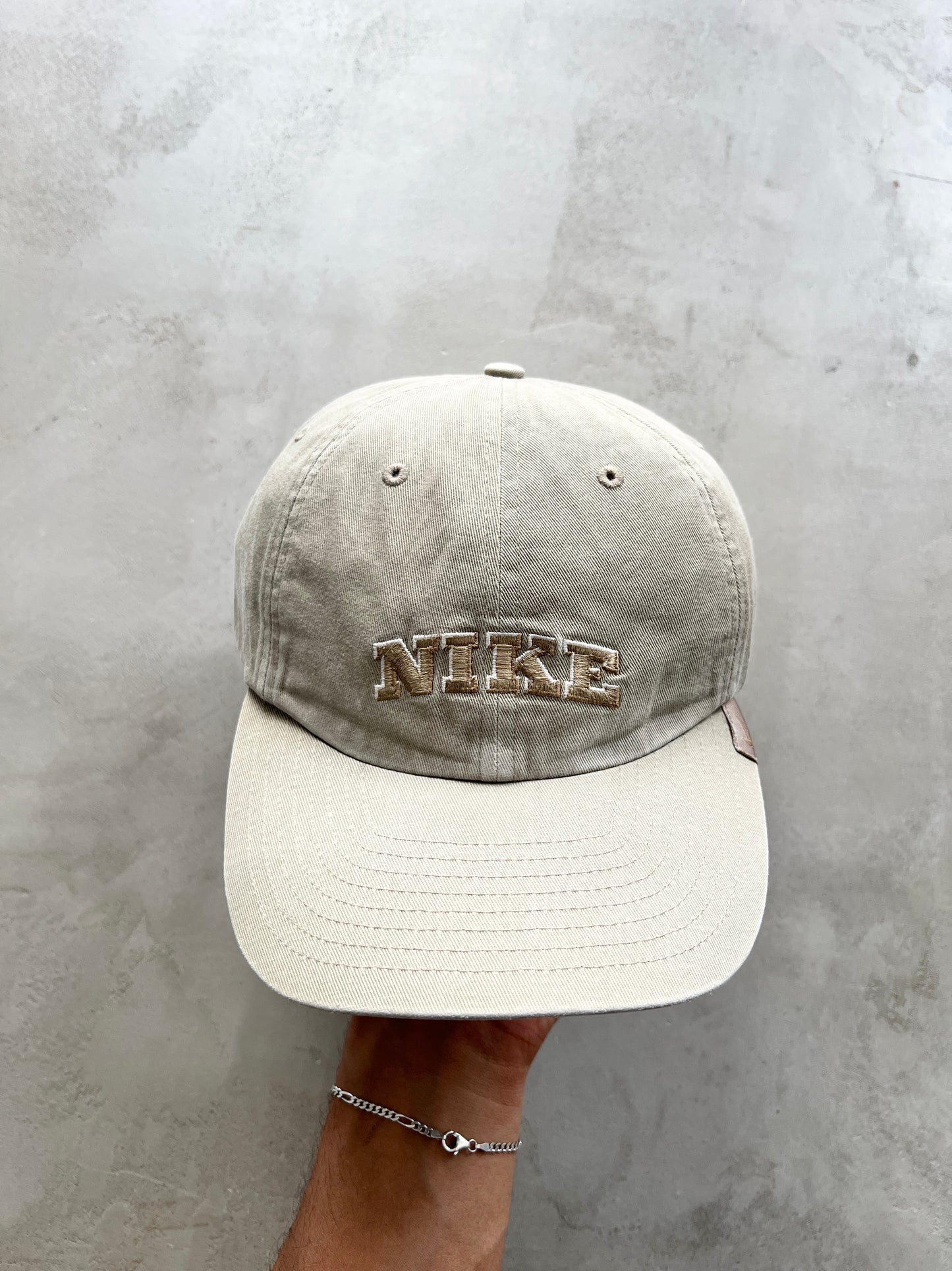 LIGHT BEIGE NIKE CAP  - 2000S