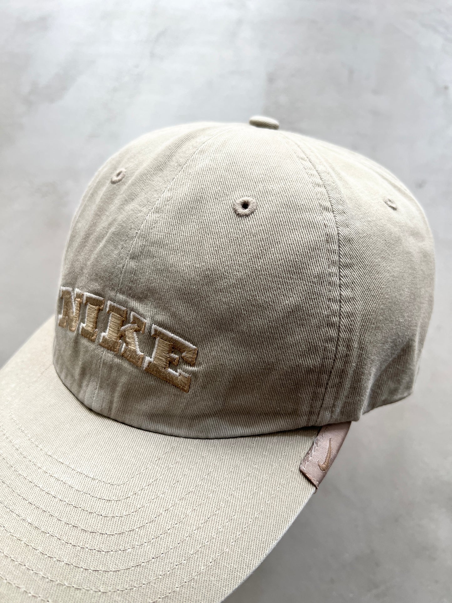 LIGHT BEIGE NIKE CAP  - 2000S