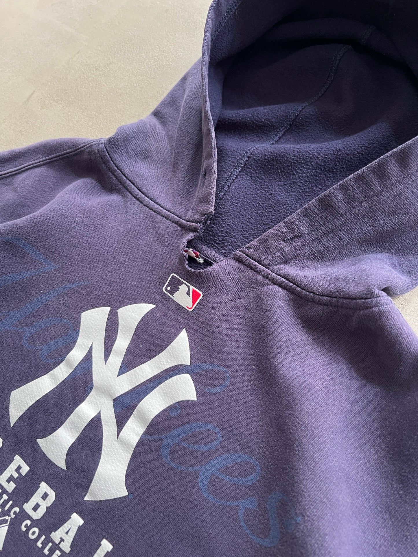 FADED NAVY/PURPLE YANKEES HOODIE - 1990S - S