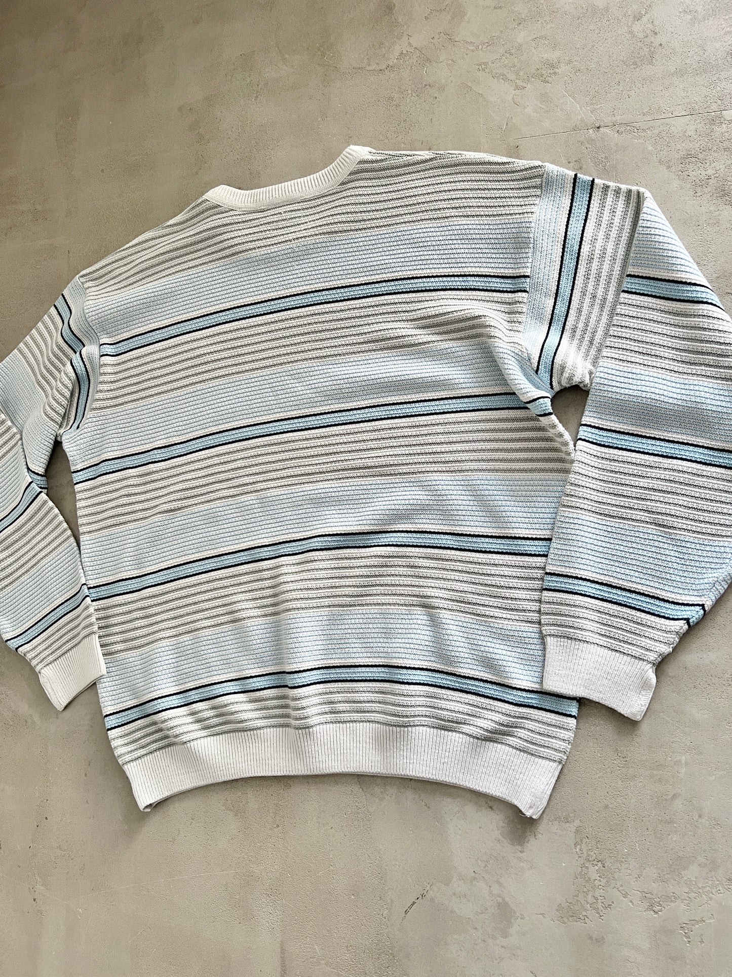 WHITE/BABY BLUE LACOSTE KNIT SWEATER - 2000S - L/M