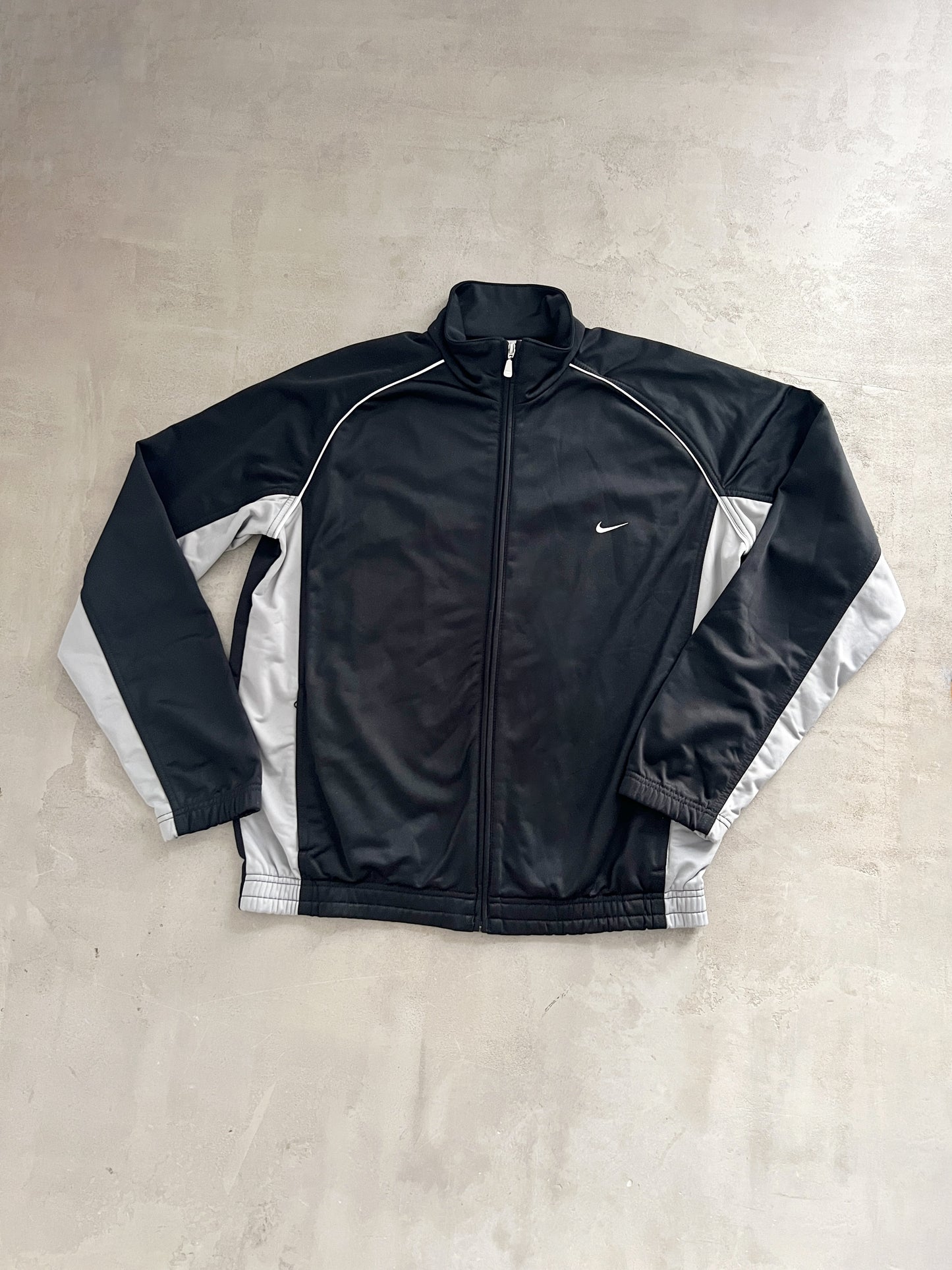 BLACK/GREY NIKE TRACK JACKET - 2000S - L