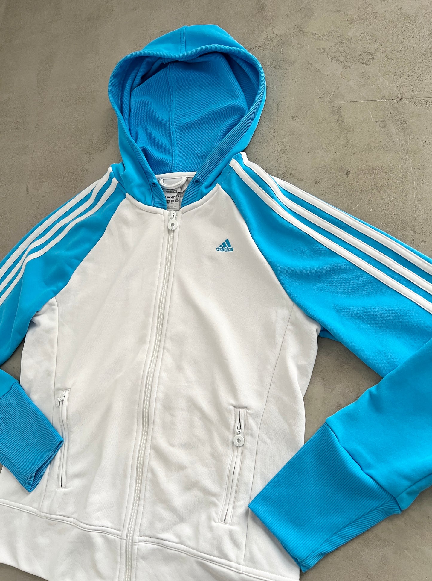 WHITE/BABY BLUE ADIDAS ZIP UP JACKET - 2000S - WOMENS M