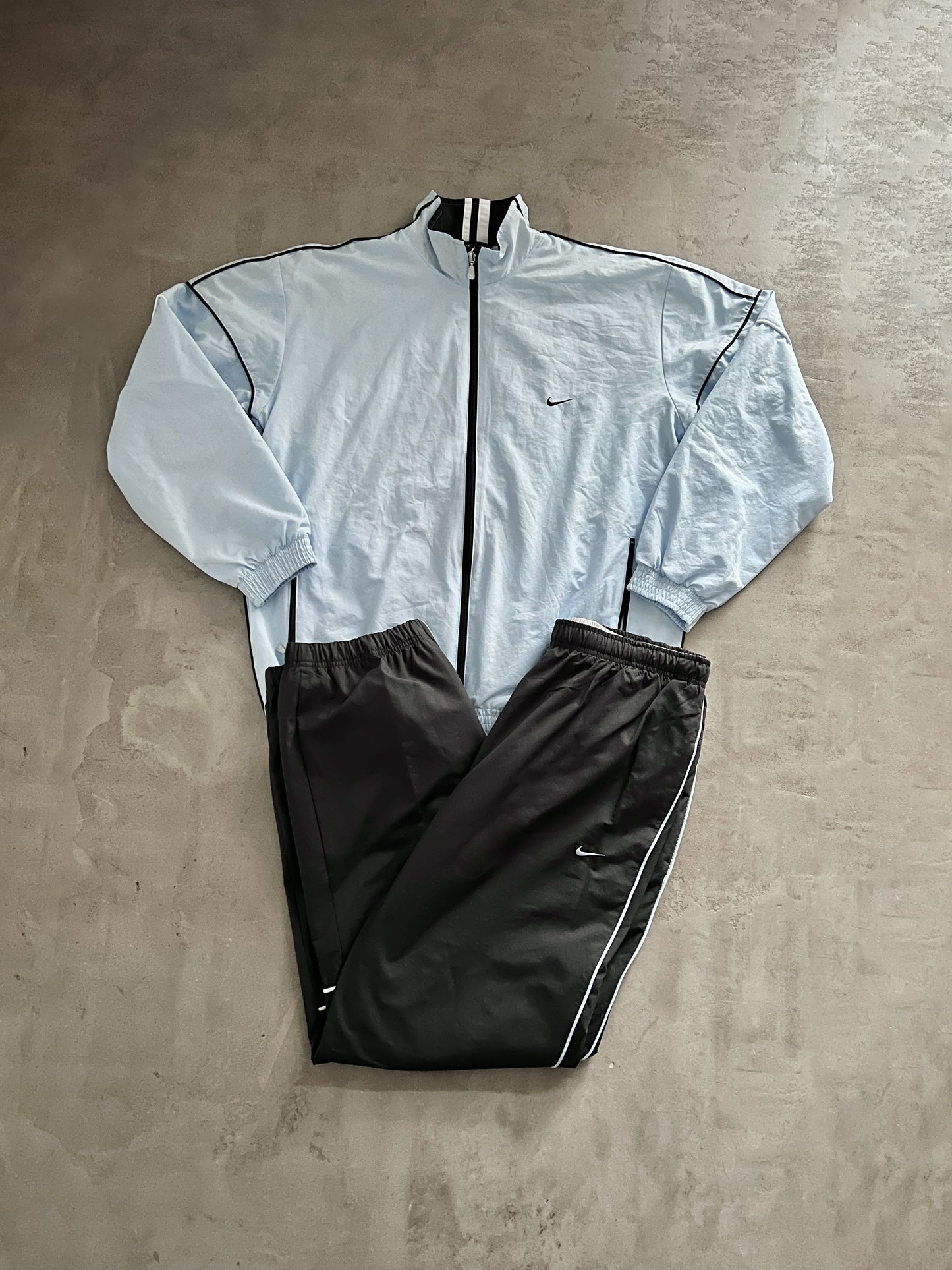 BABY BLUE NIKE TRACK JACKET - 2000S - L