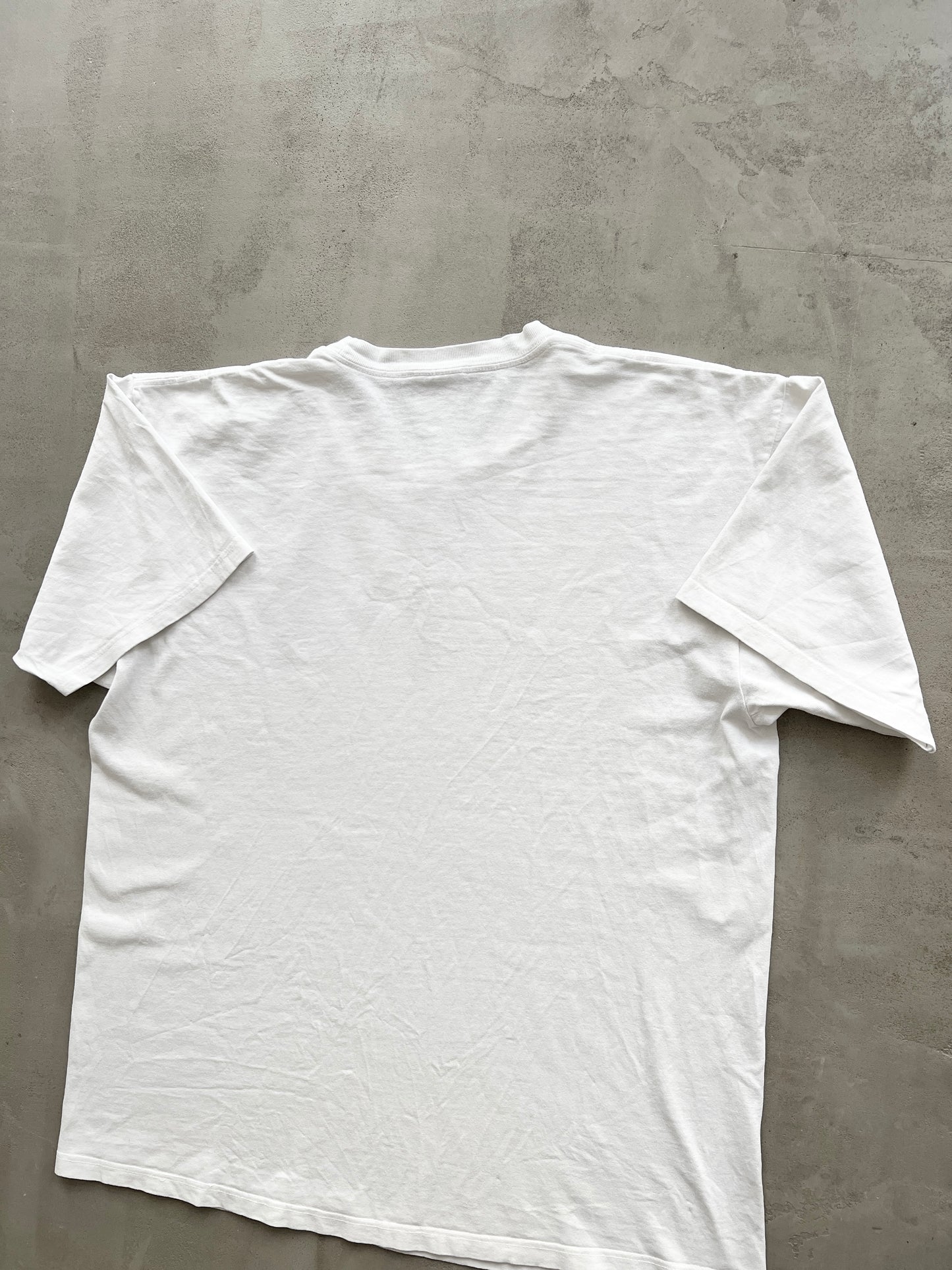 WHITE NIKE TEE - 1990S - L/XL