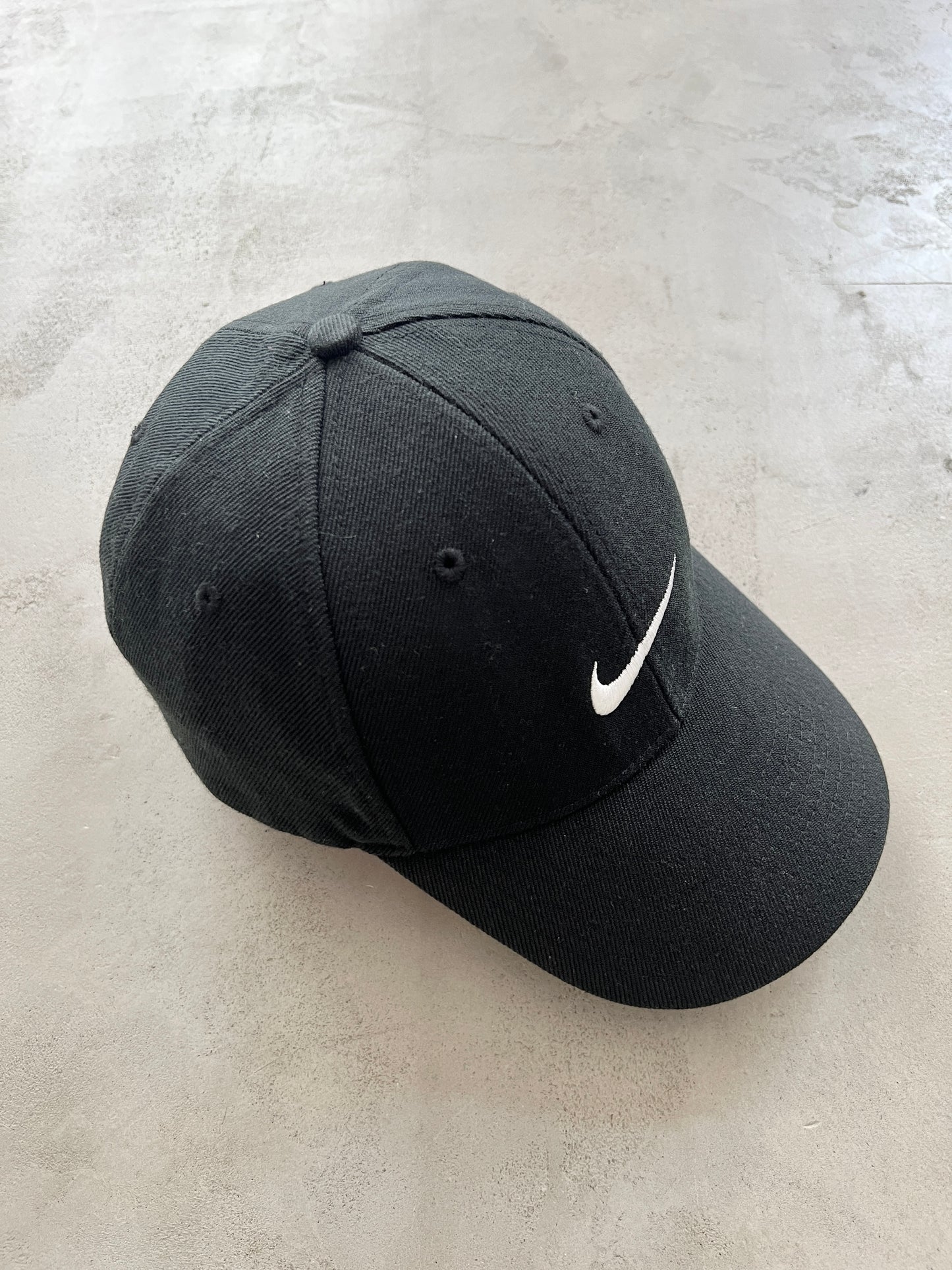 BLACK NIKE CAP - 2000S