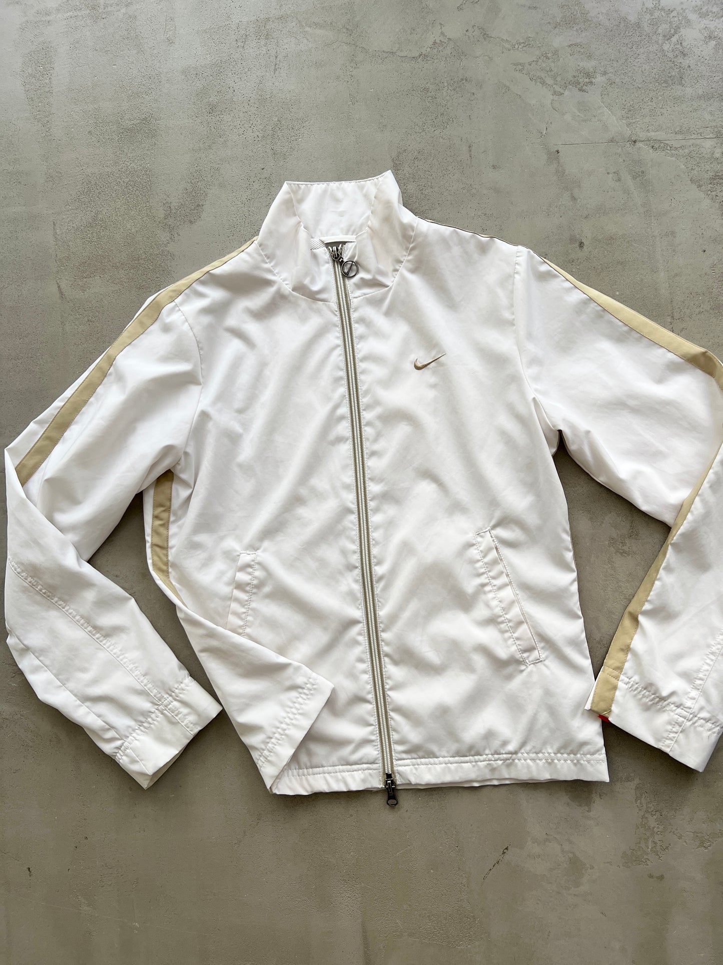 WHITE/BEIGE NIKE TRACK JACKET - 2000S - WMNS S