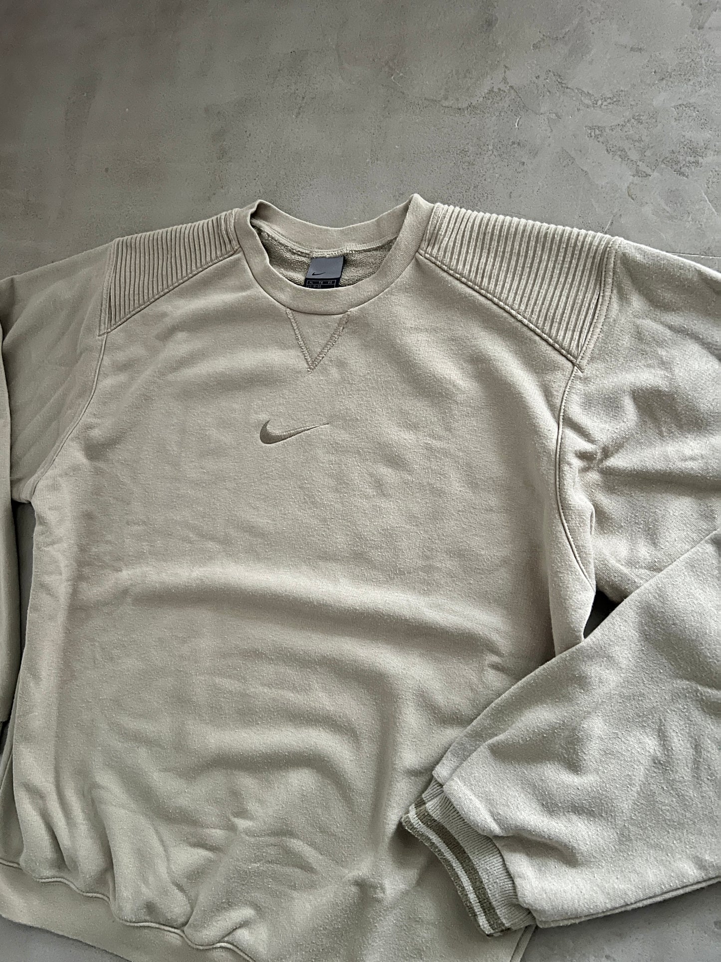 BEIGE NIKE SWEATER - 2000S - M