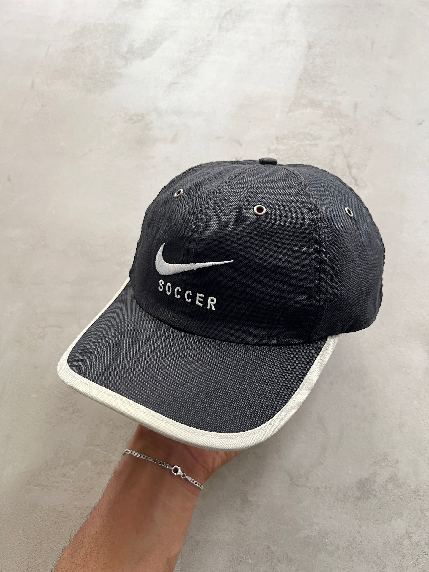 BLACK NIKE SOCCER CAP - 1990S