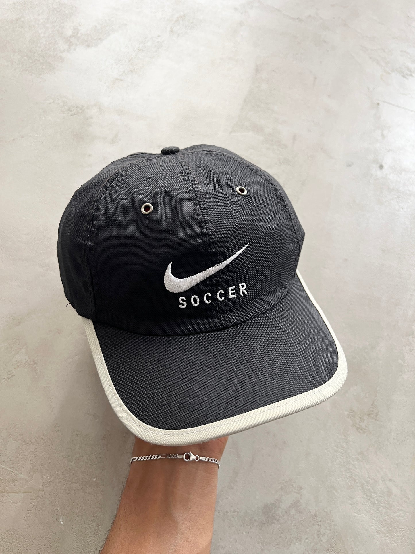 BLACK NIKE SOCCER CAP - 1990S