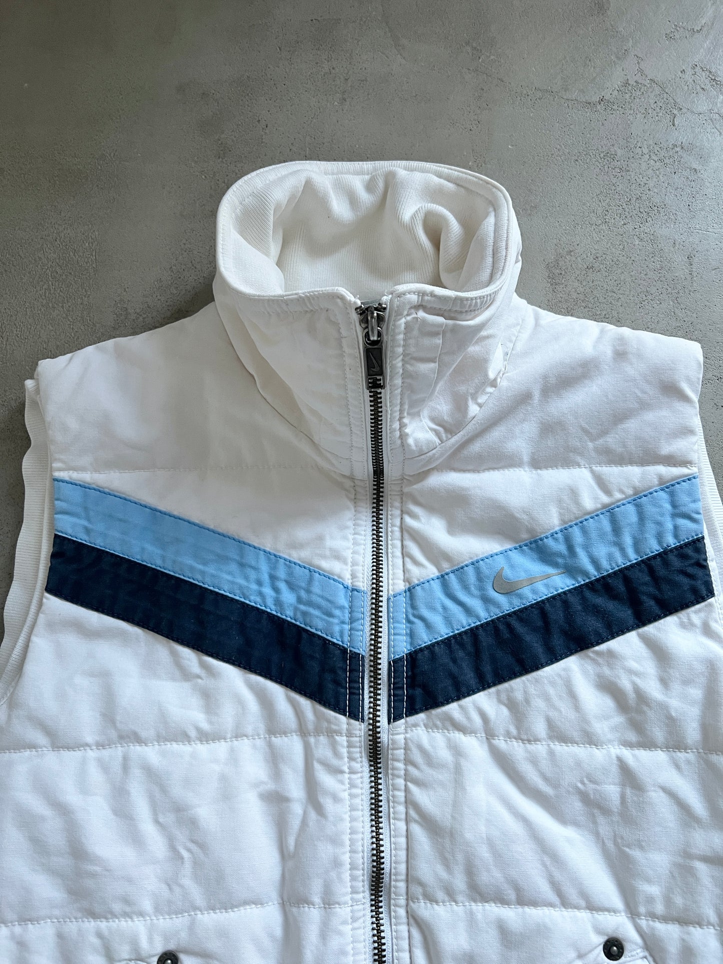 WHITE/BLUE NIKE VEST - 2000S - WOMENS S