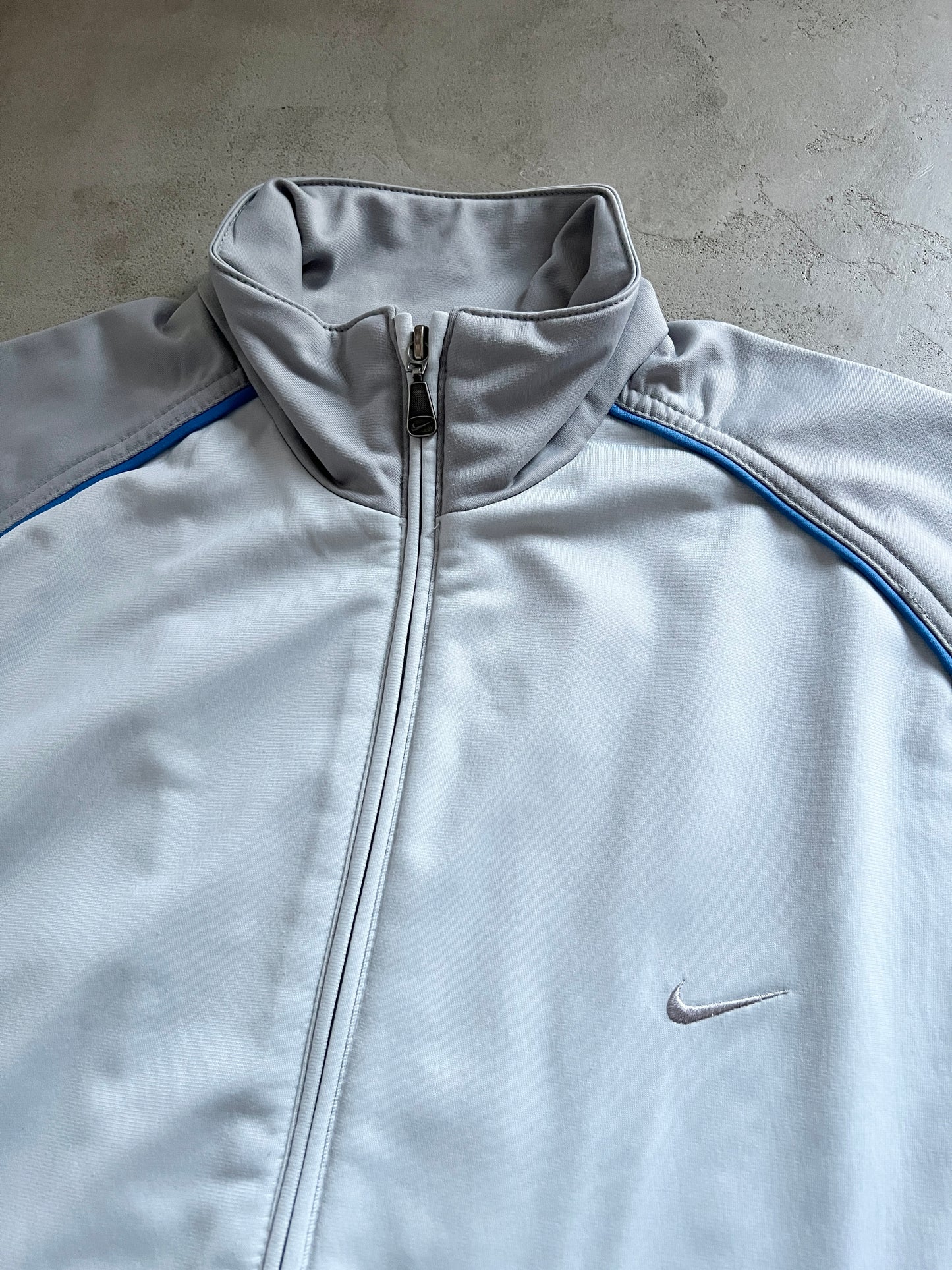 GREY/BLUE NIKE TRACK JACKET - 2000S - L