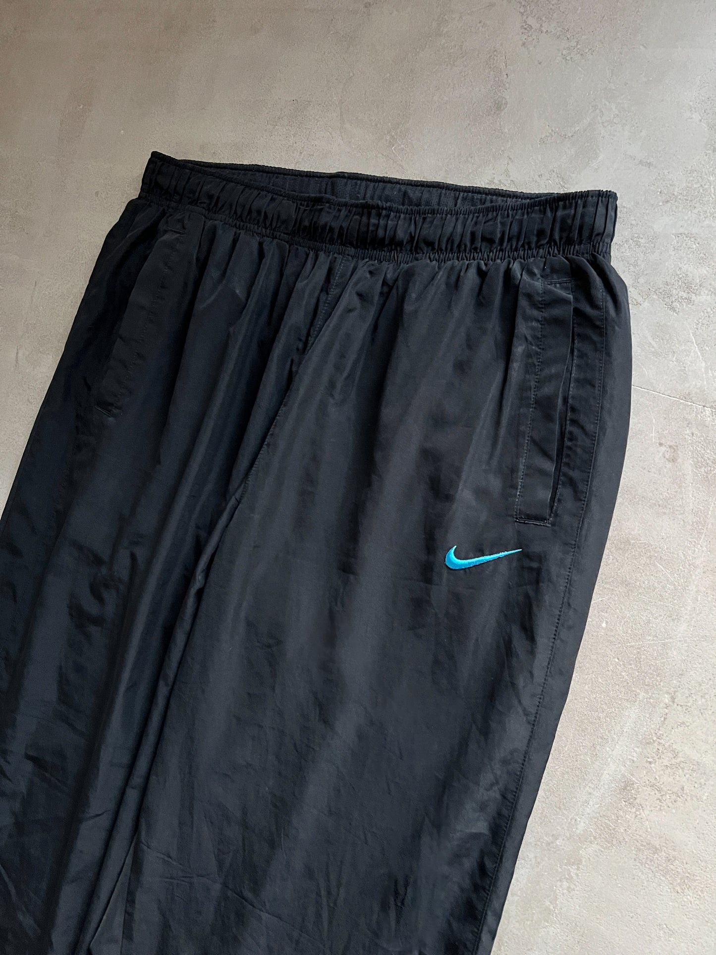 BLACK NIKE TRACK PANTS - 2000S - XL/L