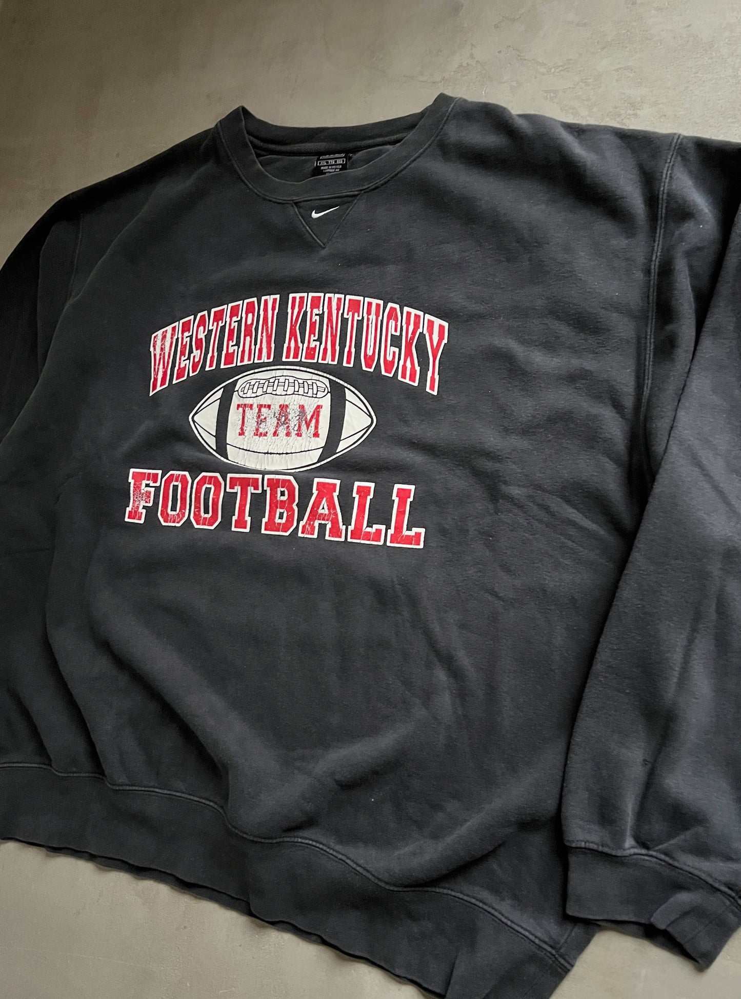 BLACK NIKE FOOTBALL SWEATER - 2000S - XXL/XL