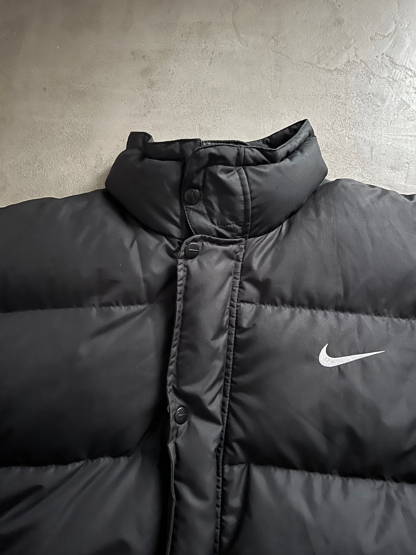 BLACK NIKE PUFFER - 1990S - L