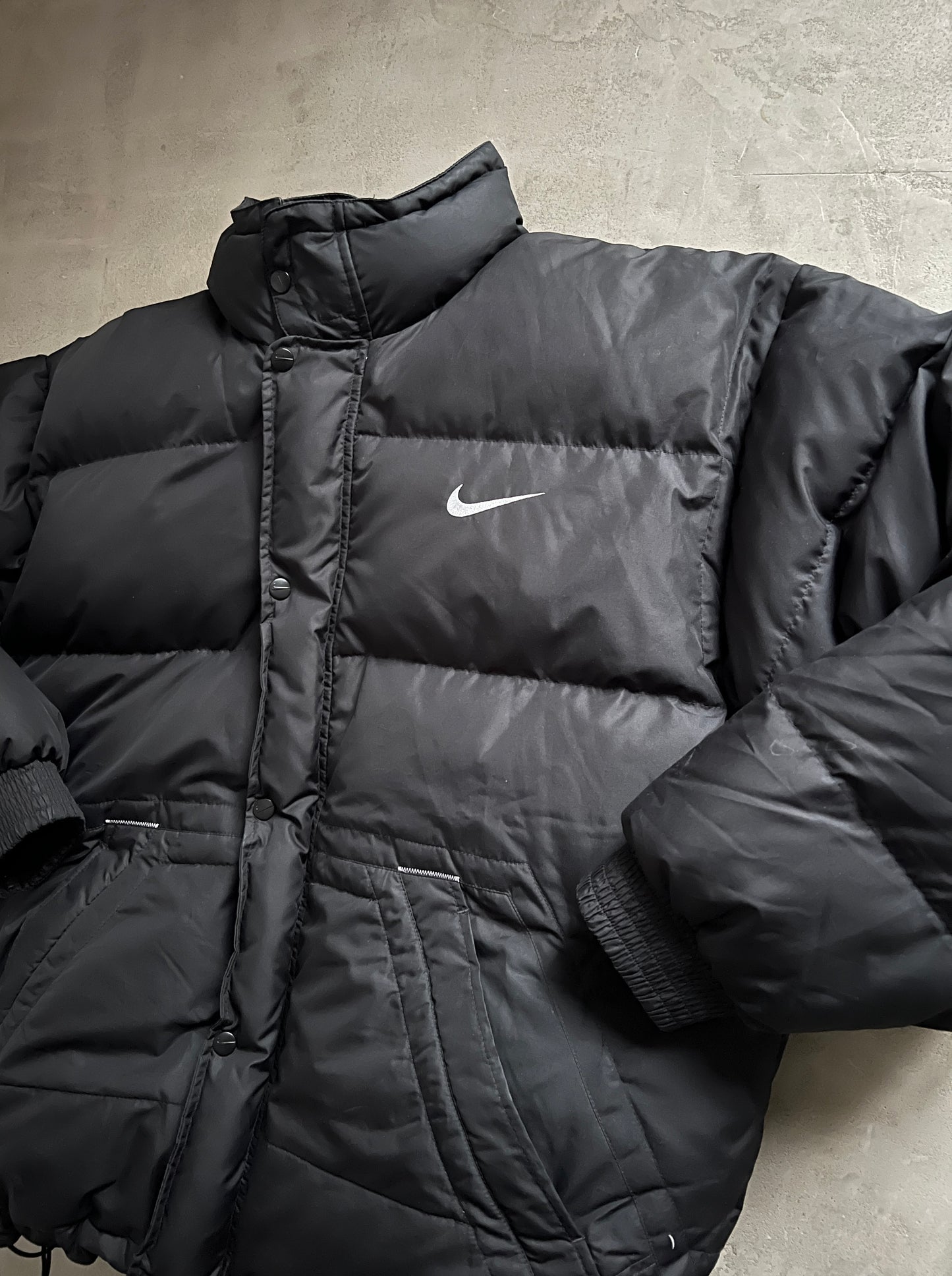 BLACK NIKE PUFFER - 1990S - L