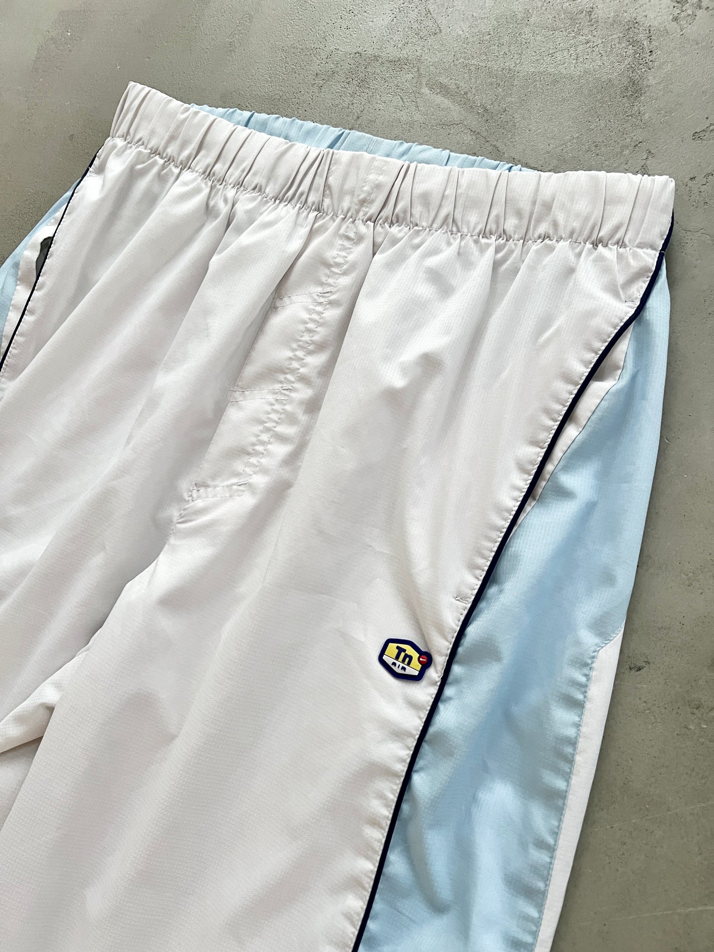 WHITE/BABY BLUE NIKE TN TRACK PANTS - 2000S - XS/S