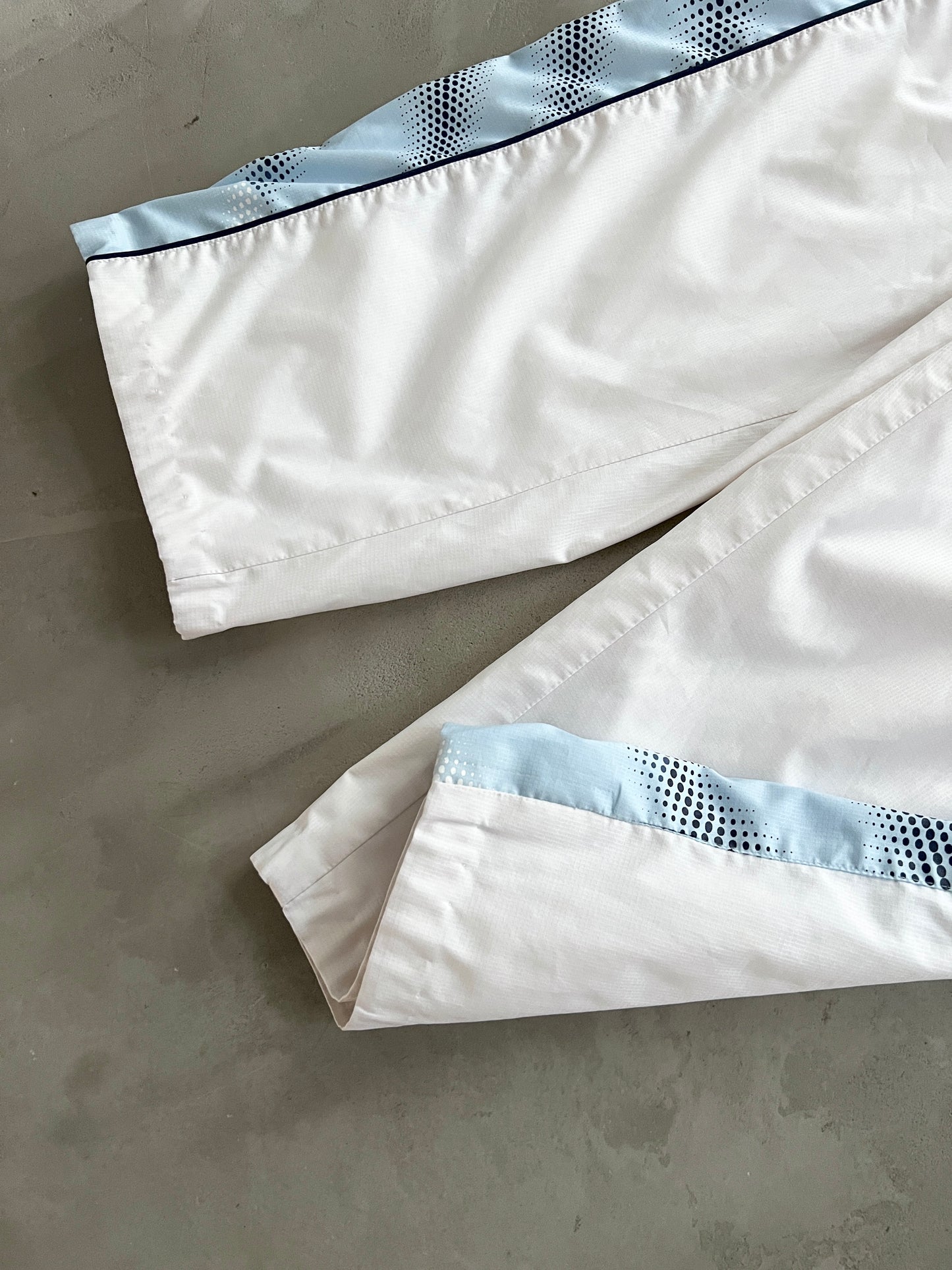 WHITE/BABY BLUE NIKE TN TRACK PANTS - 2000S - XS/S