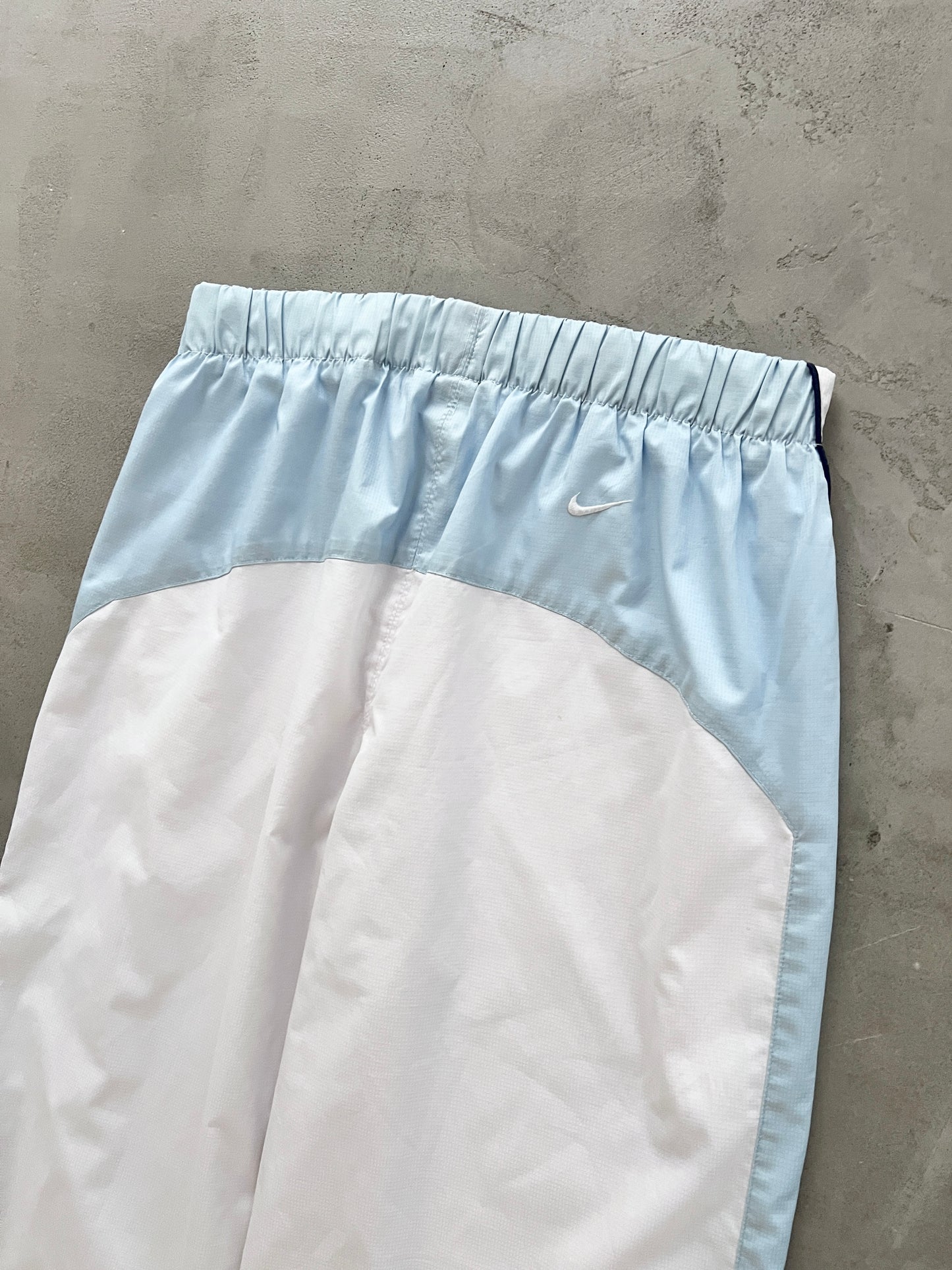 WHITE/BABY BLUE NIKE TN TRACK PANTS - 2000S - XS/S