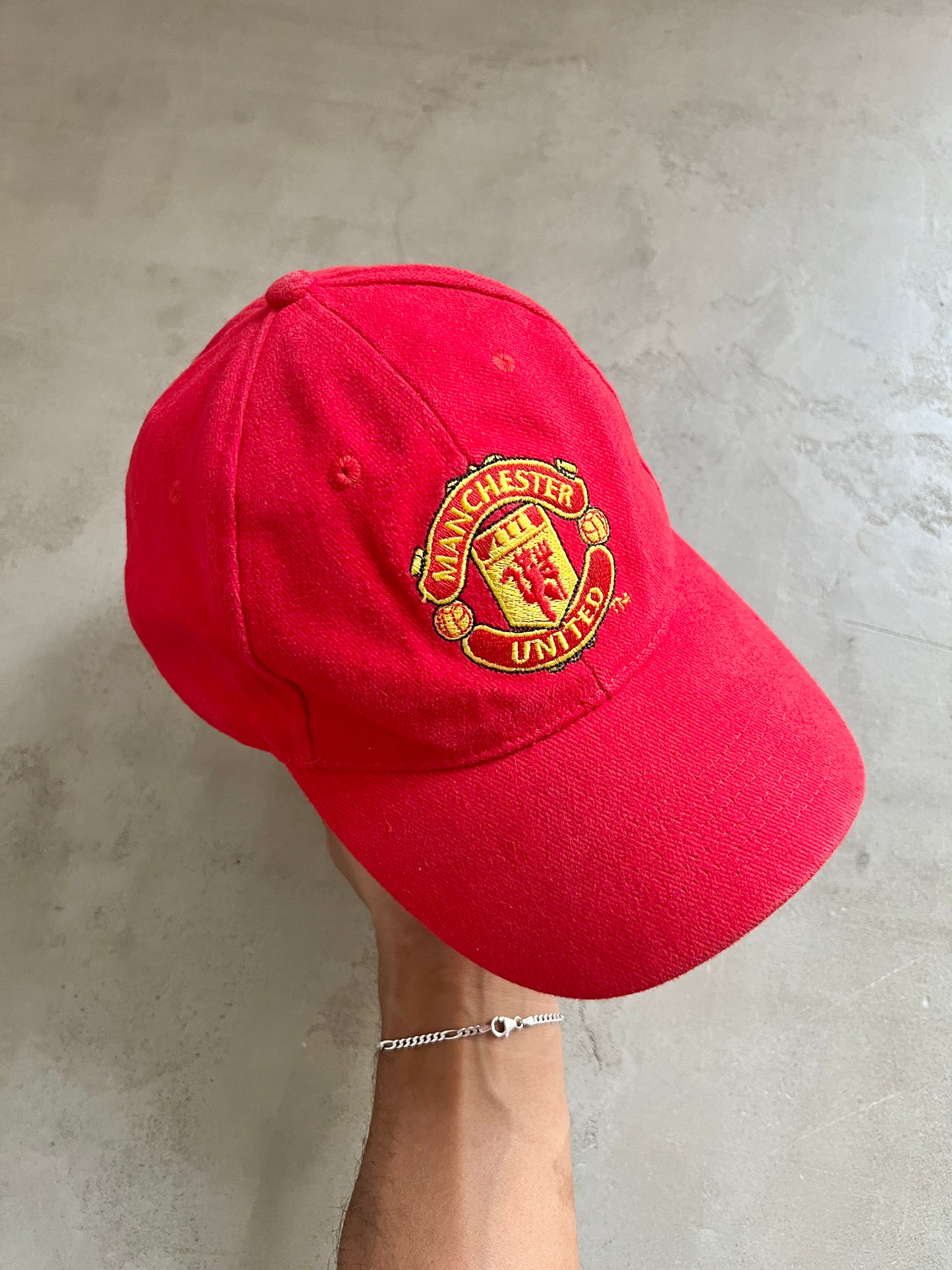 RED MANCHESTER UNITED CAP - 2000S