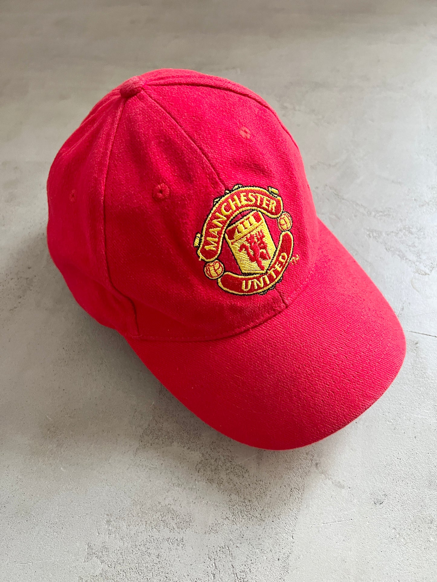 RED MANCHESTER UNITED CAP - 2000S