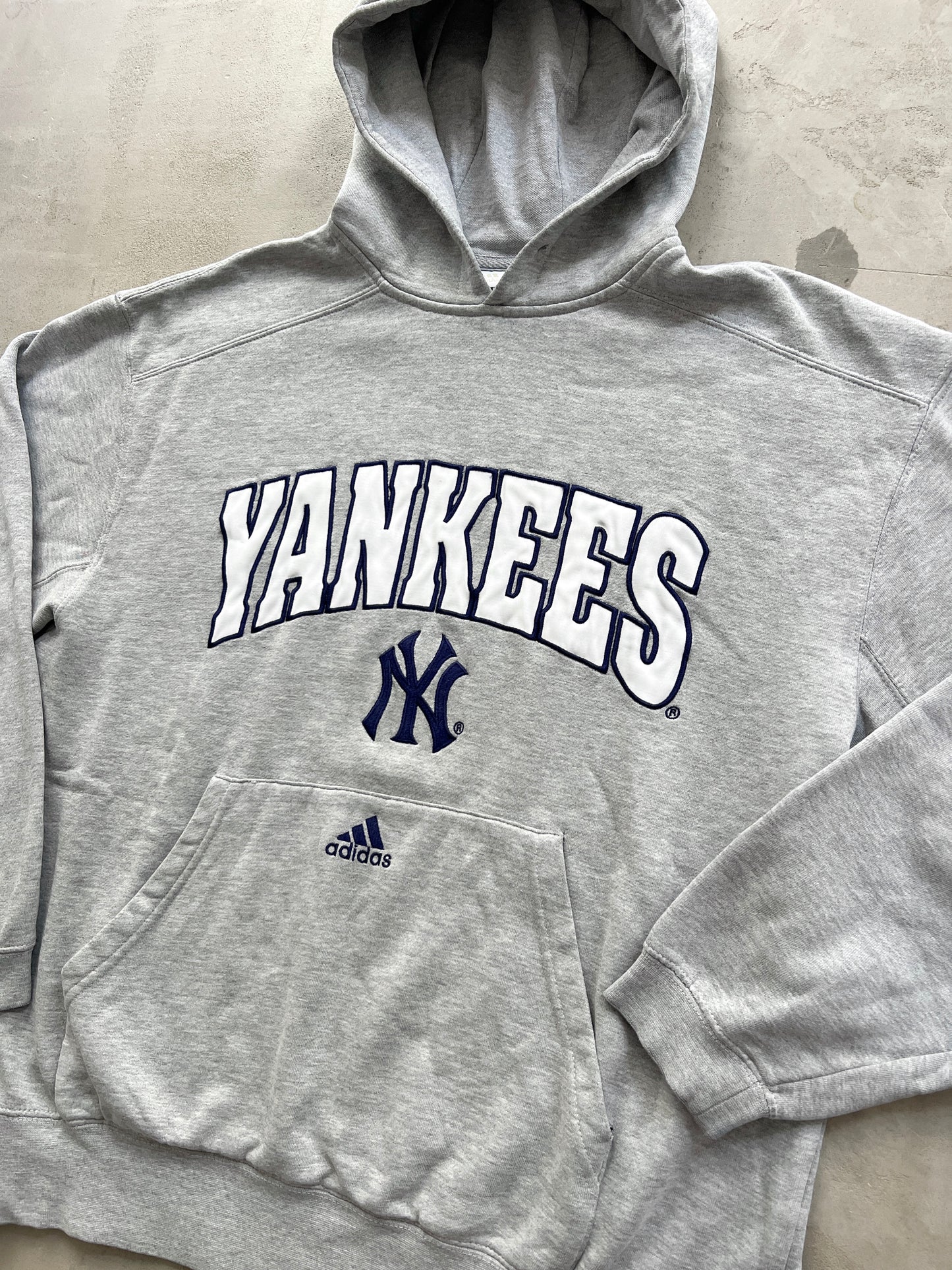 GREY YANKEES ADIDAS HOODIE - 2000S - L