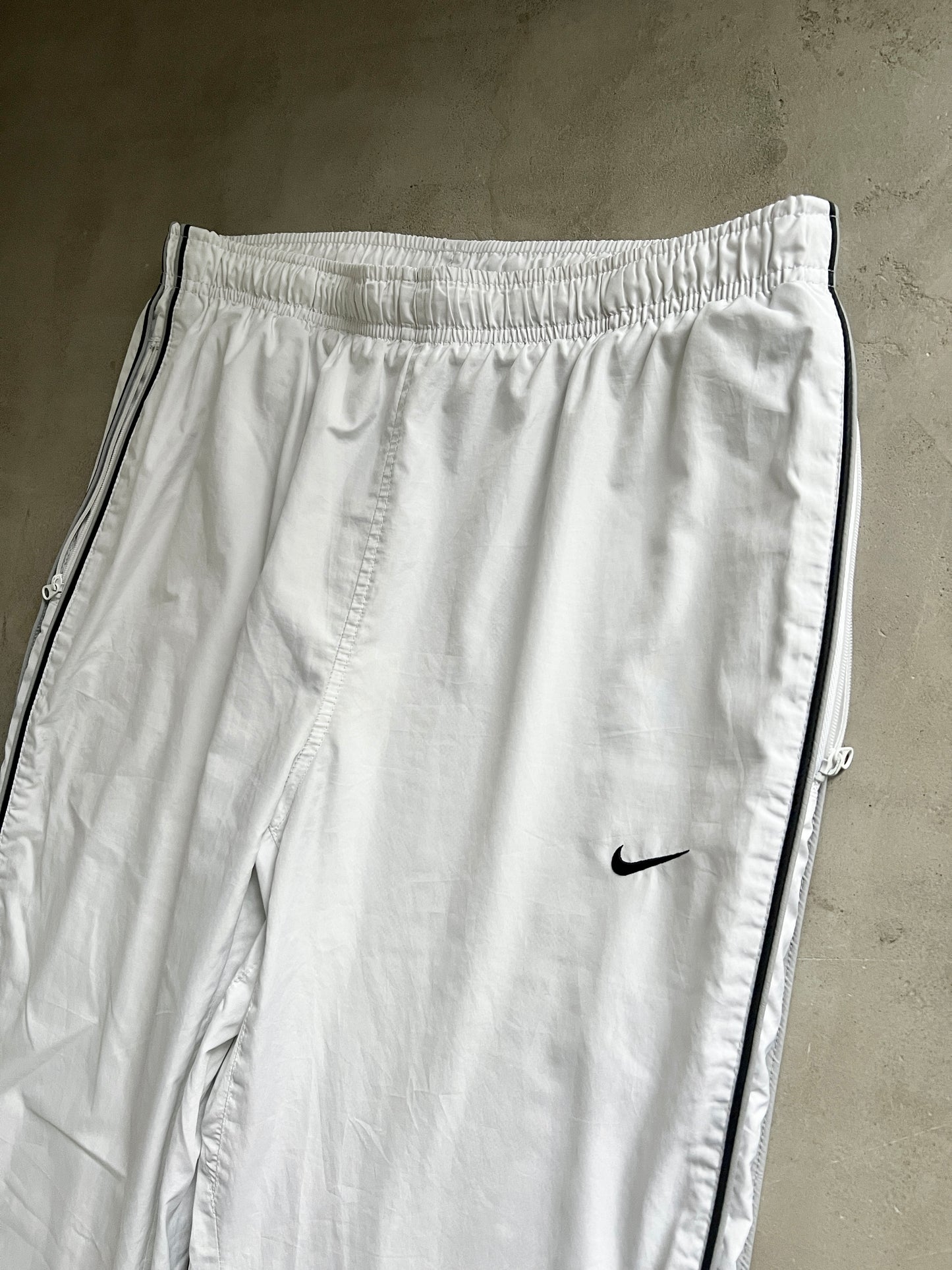 WHITE NIKE TRACK PANTS - 2000S - M/S