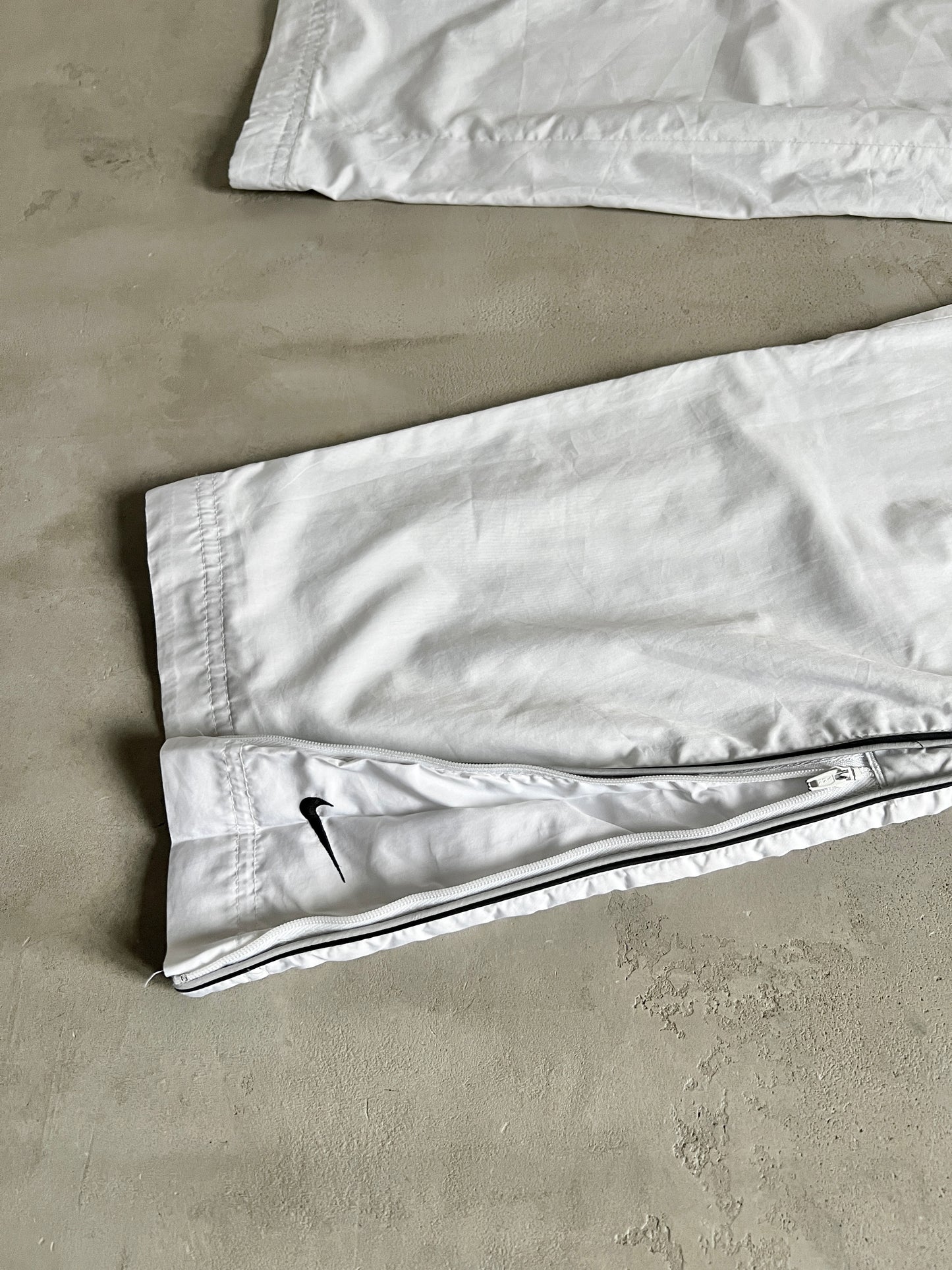 WHITE NIKE TRACK PANTS - 2000S - M/S