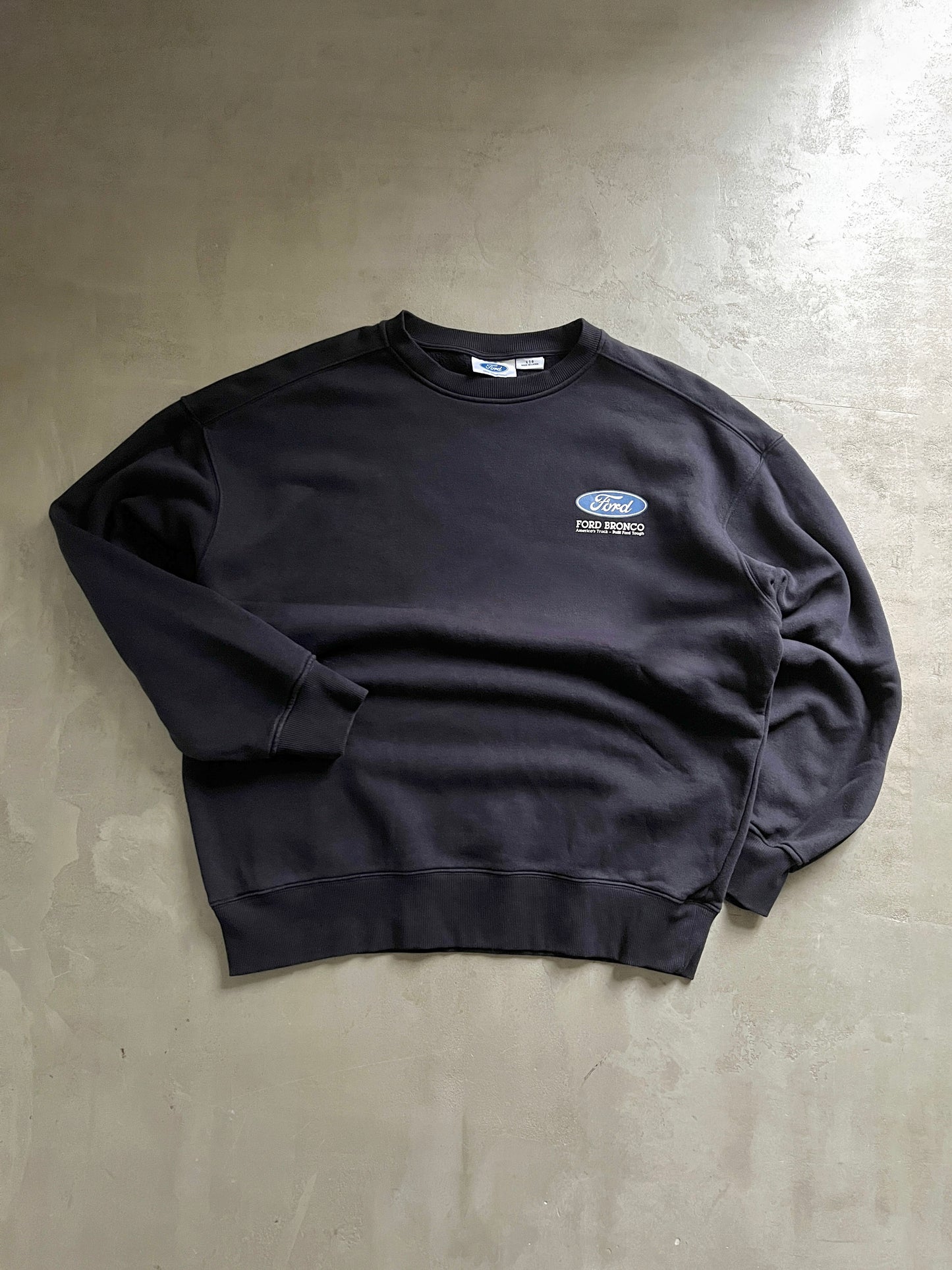 FADED BLACK FORD BRONCO SWEATER - 1990S - L