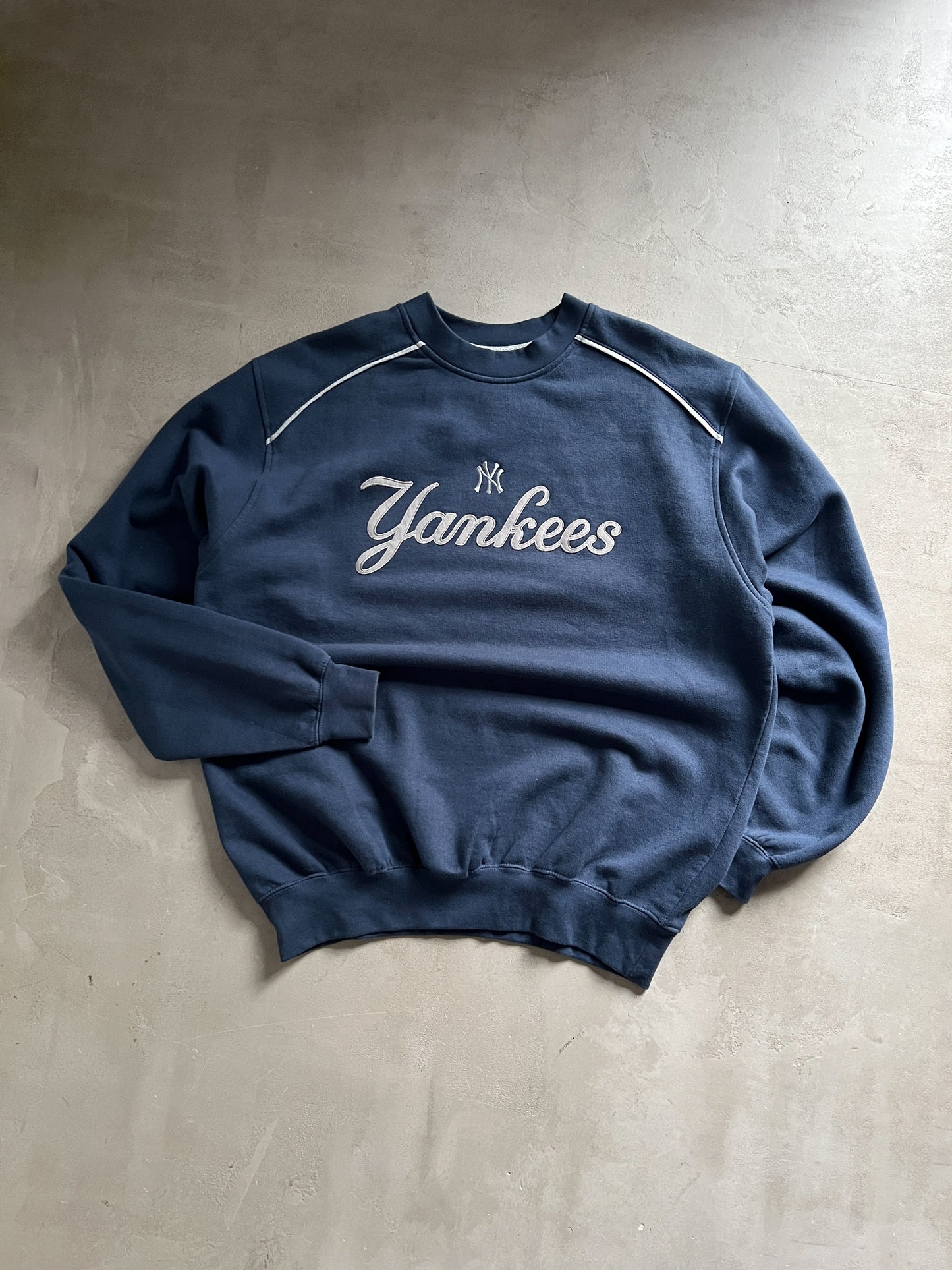 NAVY YANKEES SWEATER - 1990S - L