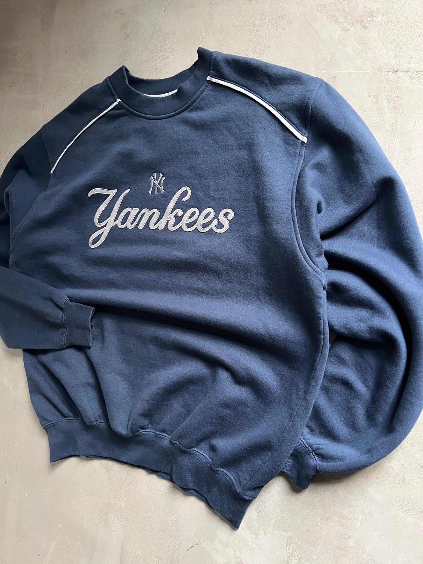 NAVY YANKEES SWEATER - 1990S - L