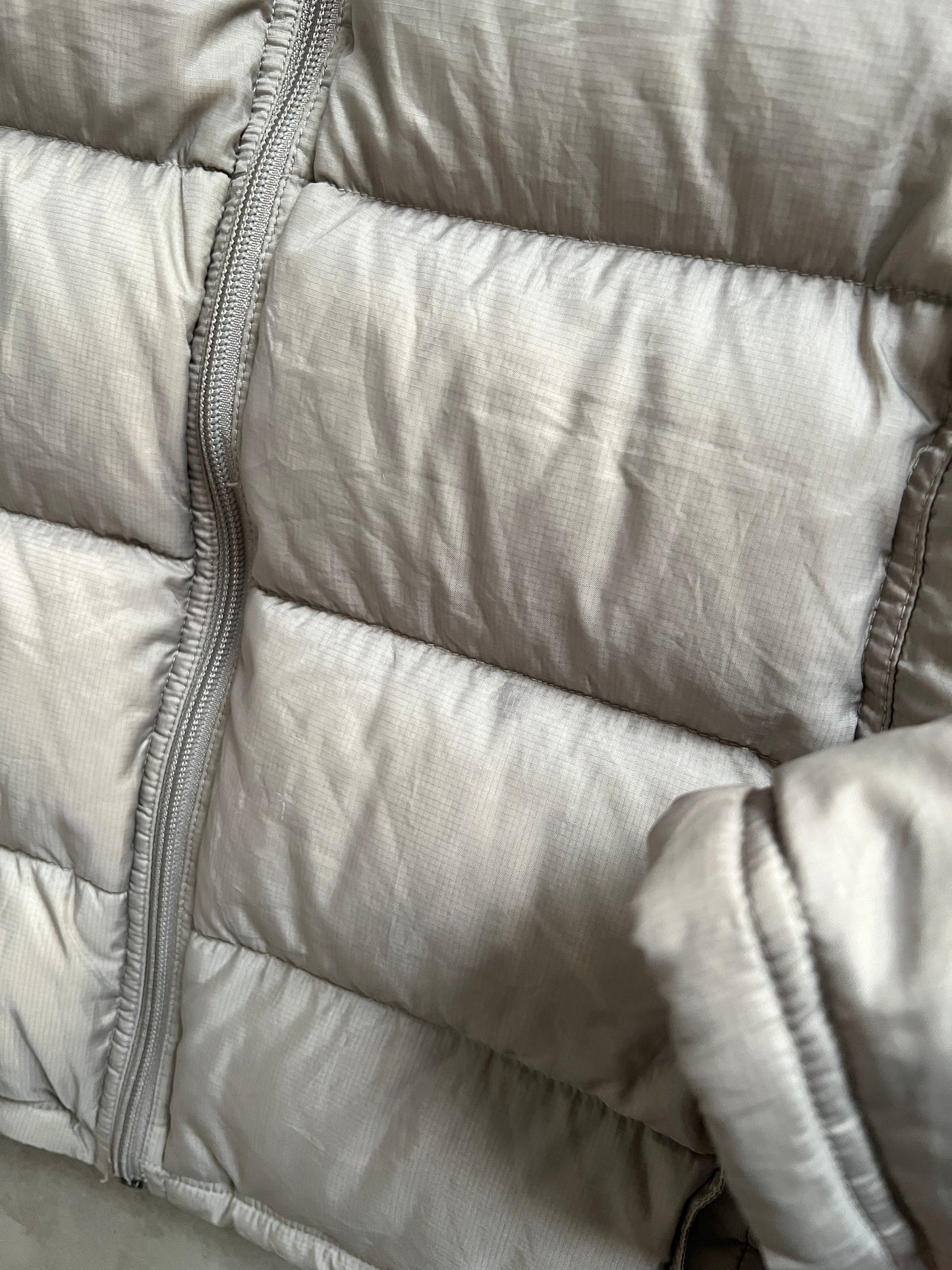 BEIGE NIKE PUFFER - 2000S - L