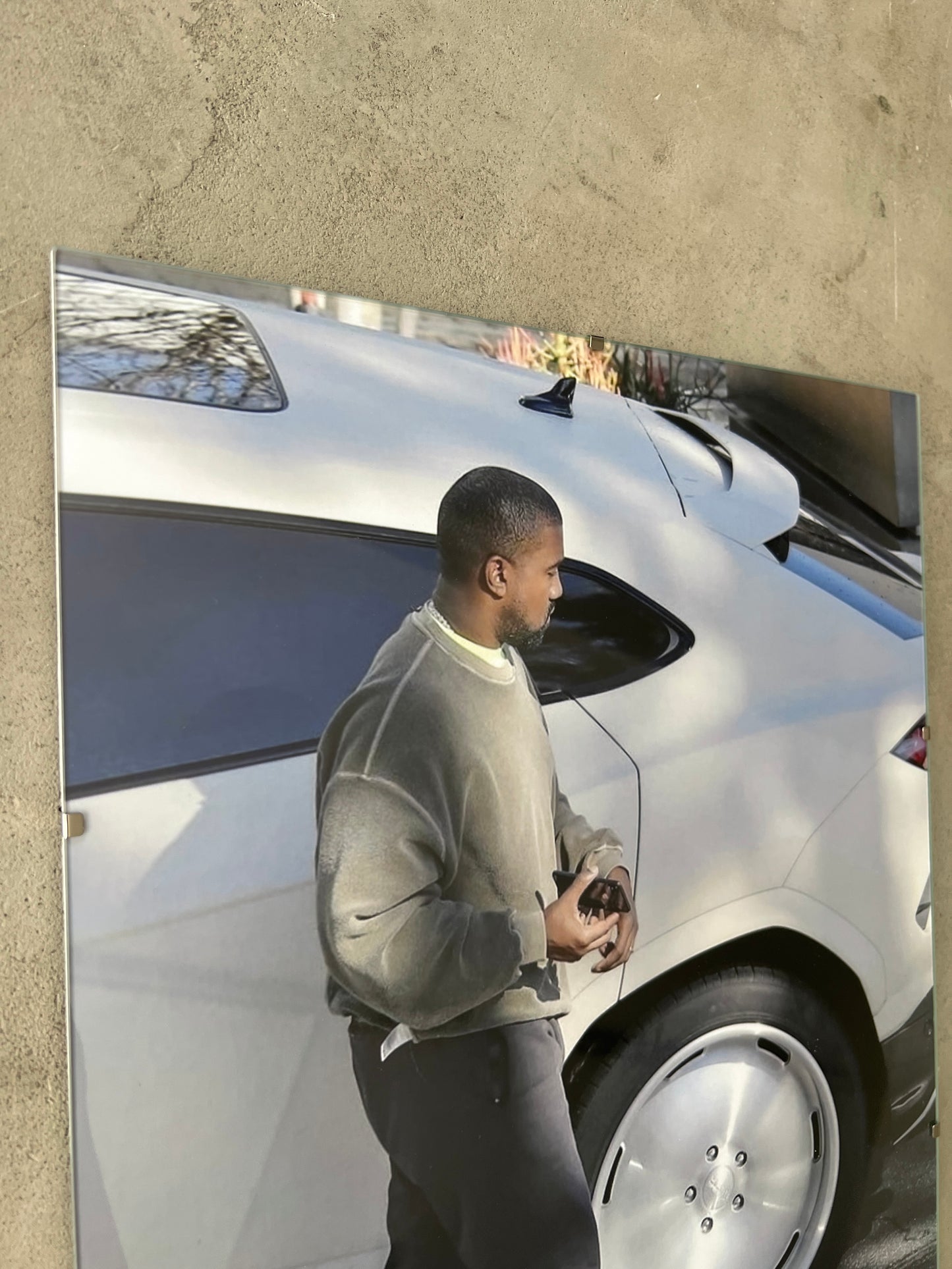 YE X URUS GLASS PRINT