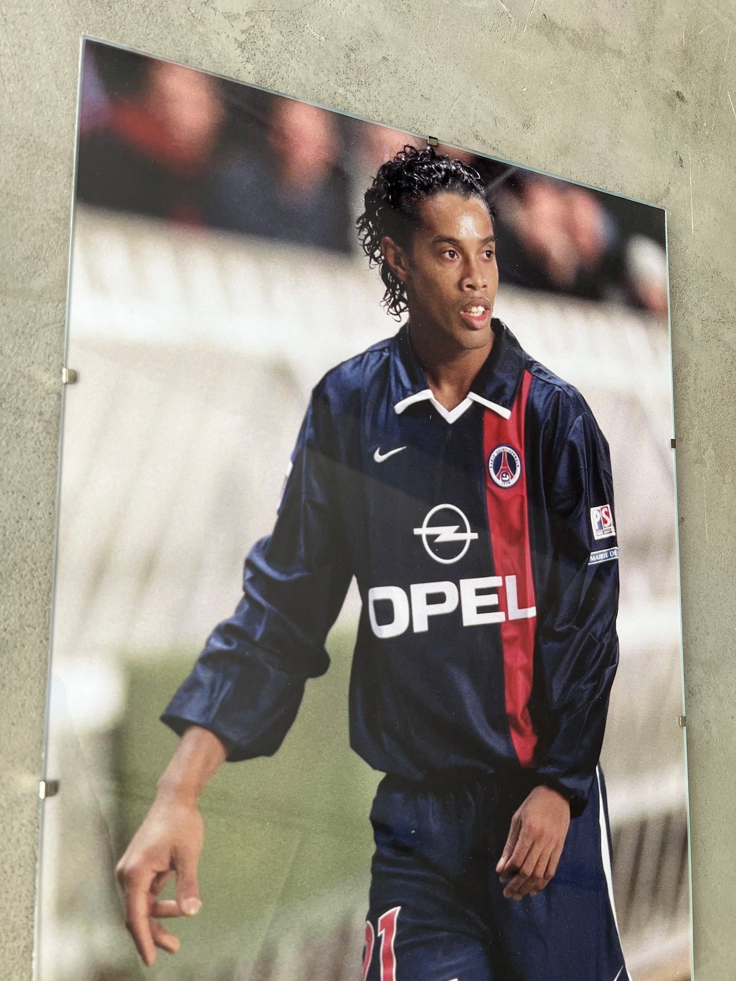 RONALDINHO GLASS PRINT