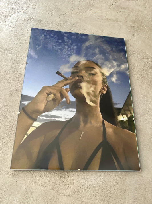 SMOKIN' LATINA GLASS PRINT