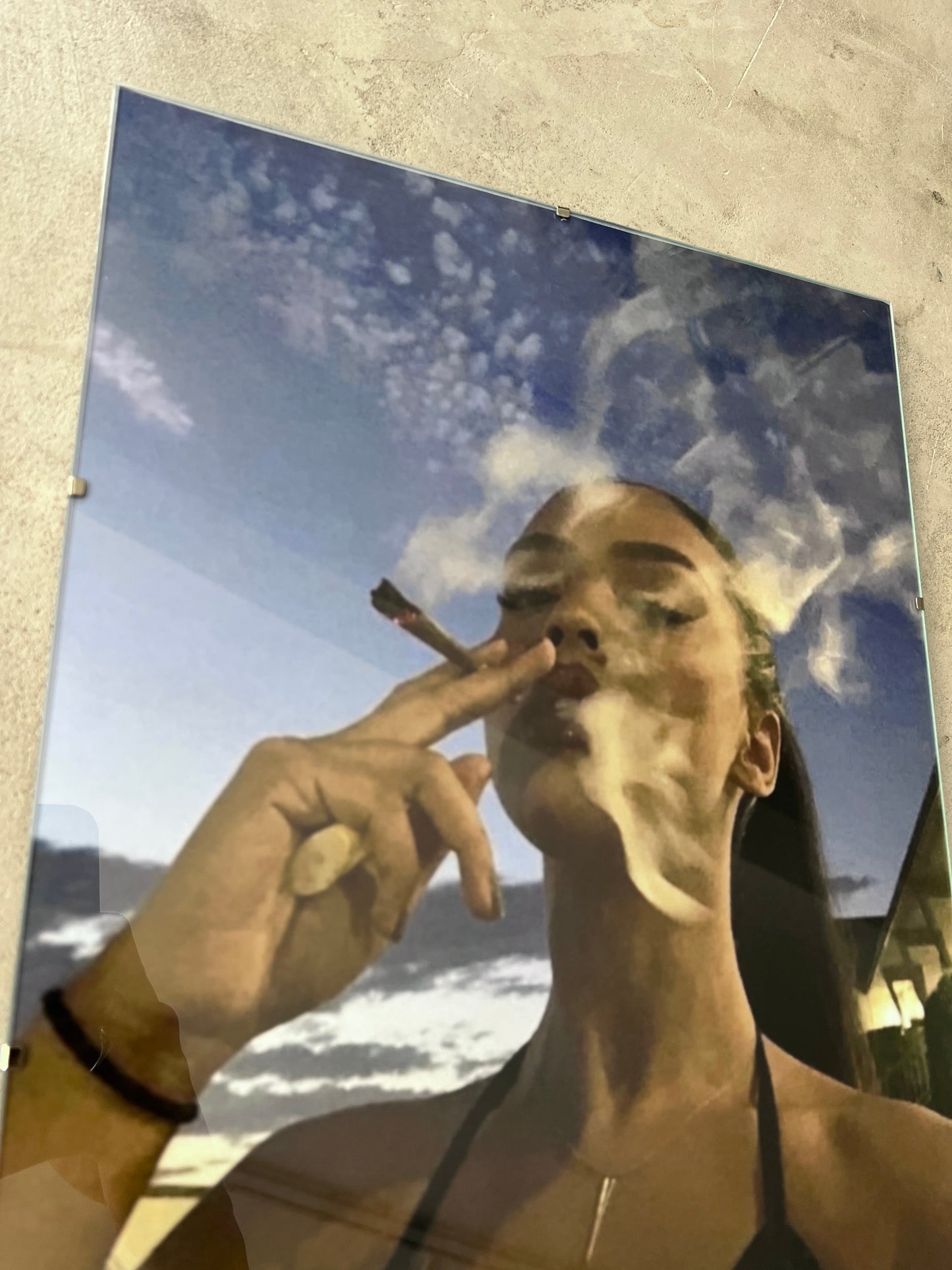 SMOKIN' LATINA GLASS PRINT