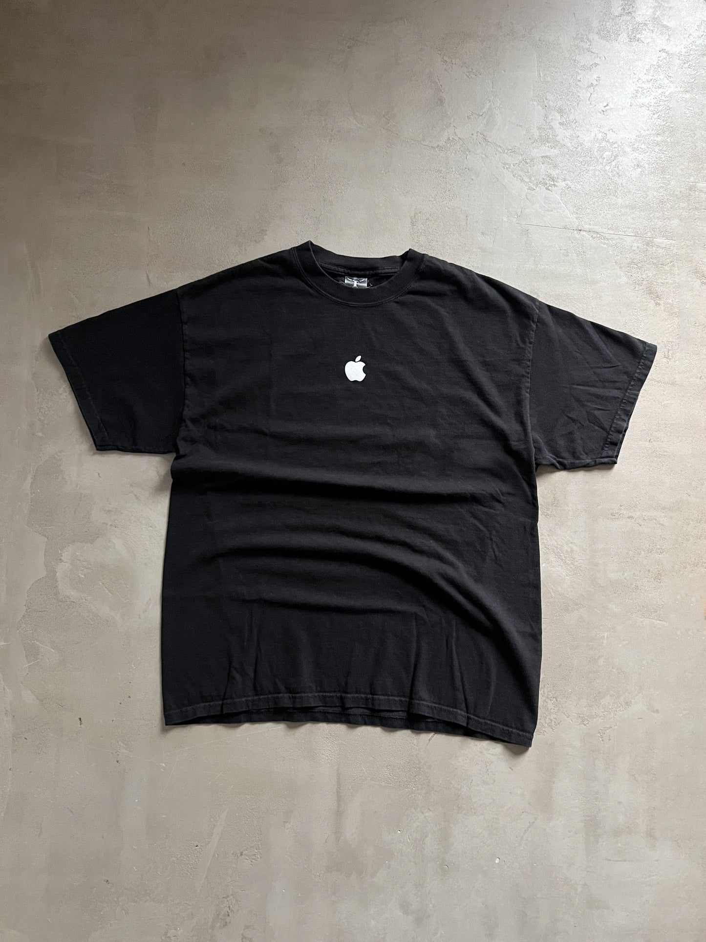 BLACK APPLE TEE - 2000S - L